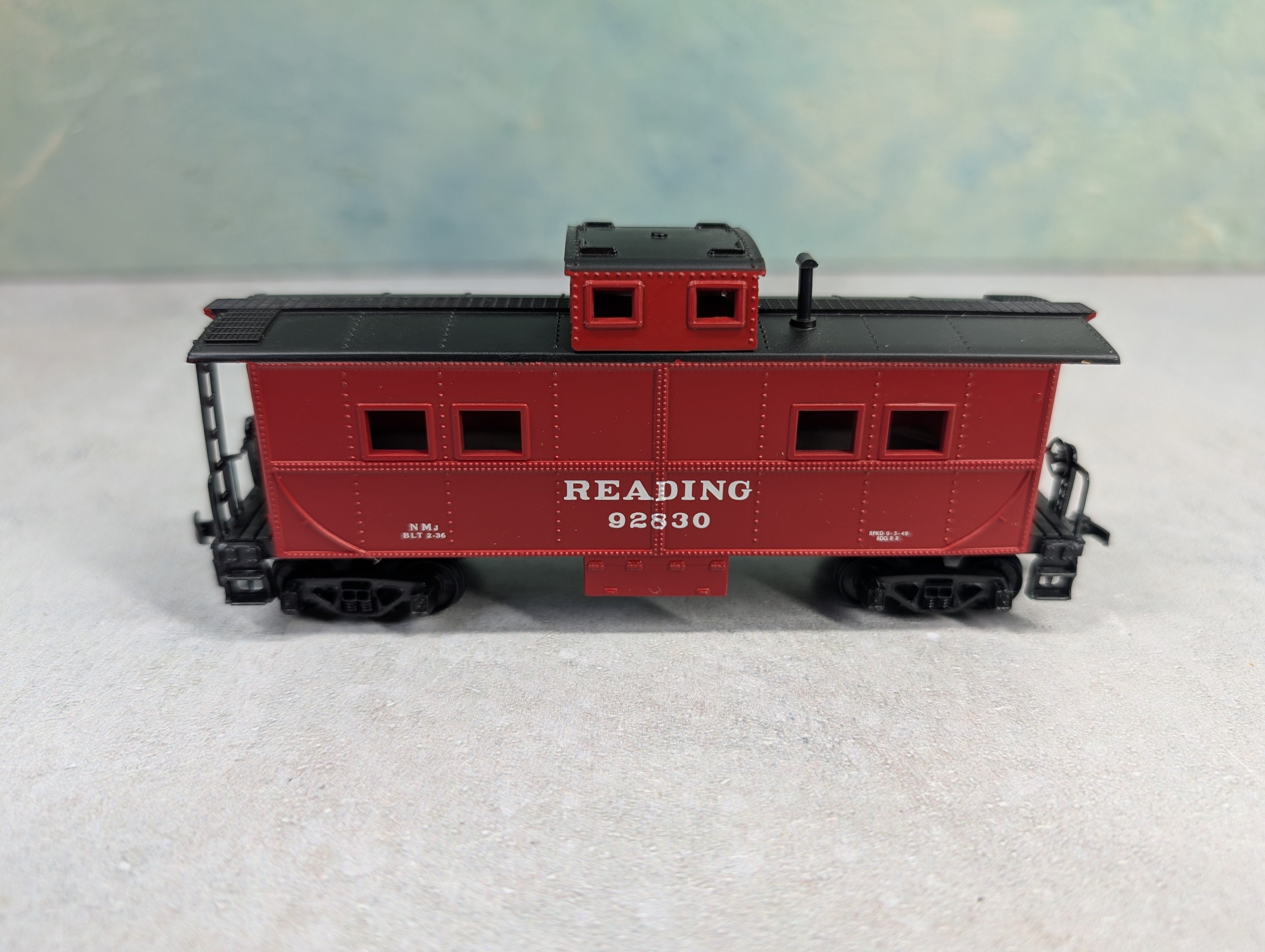 USED Mantua 726-621 HO Scale Heavy 36' Caboose Reading #92830