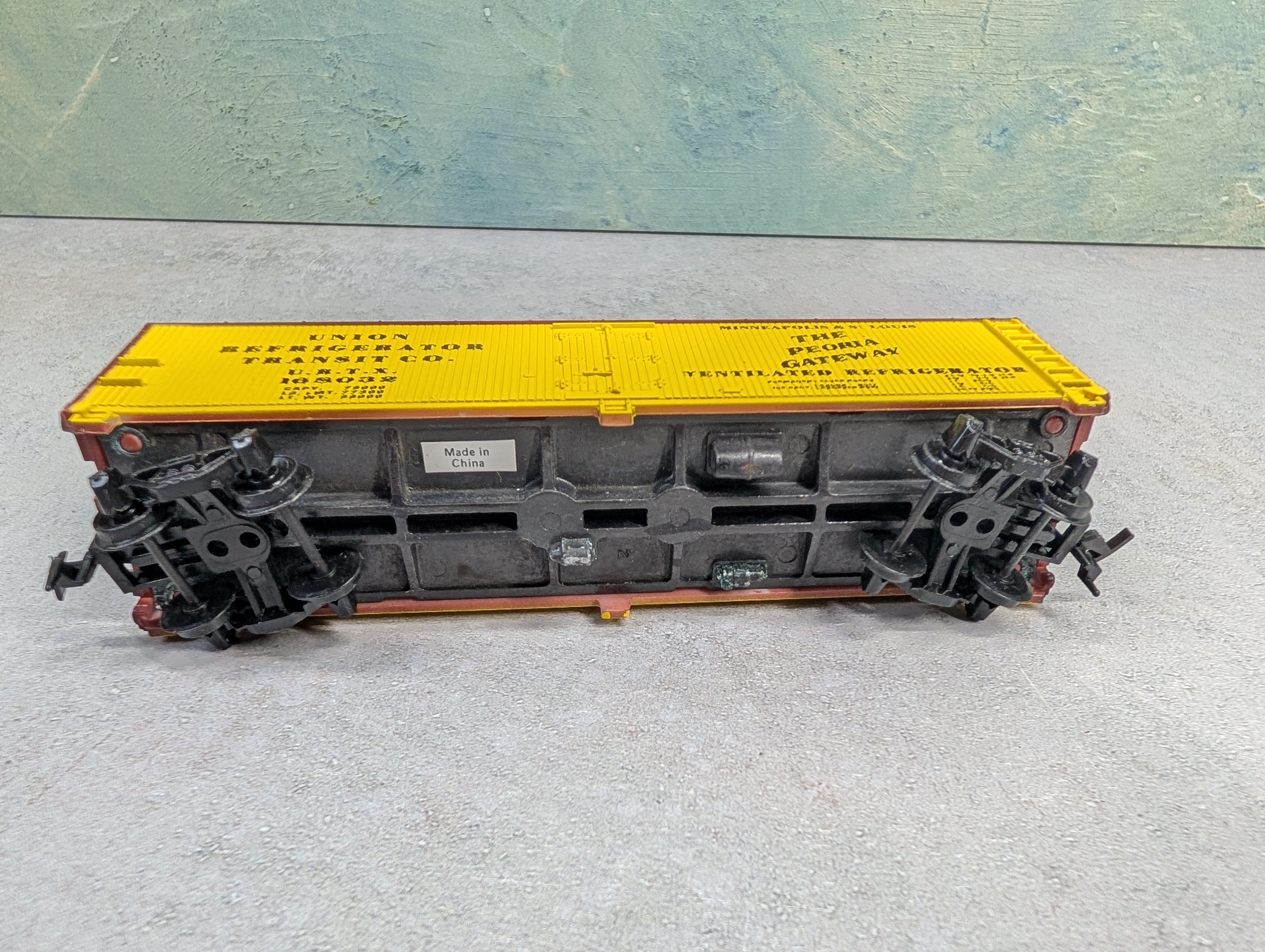 USED Mantua 739-179 HO Scale Heavy 40' Woodside Reefer Car Union Refrigerator Transit Co URTX #168032