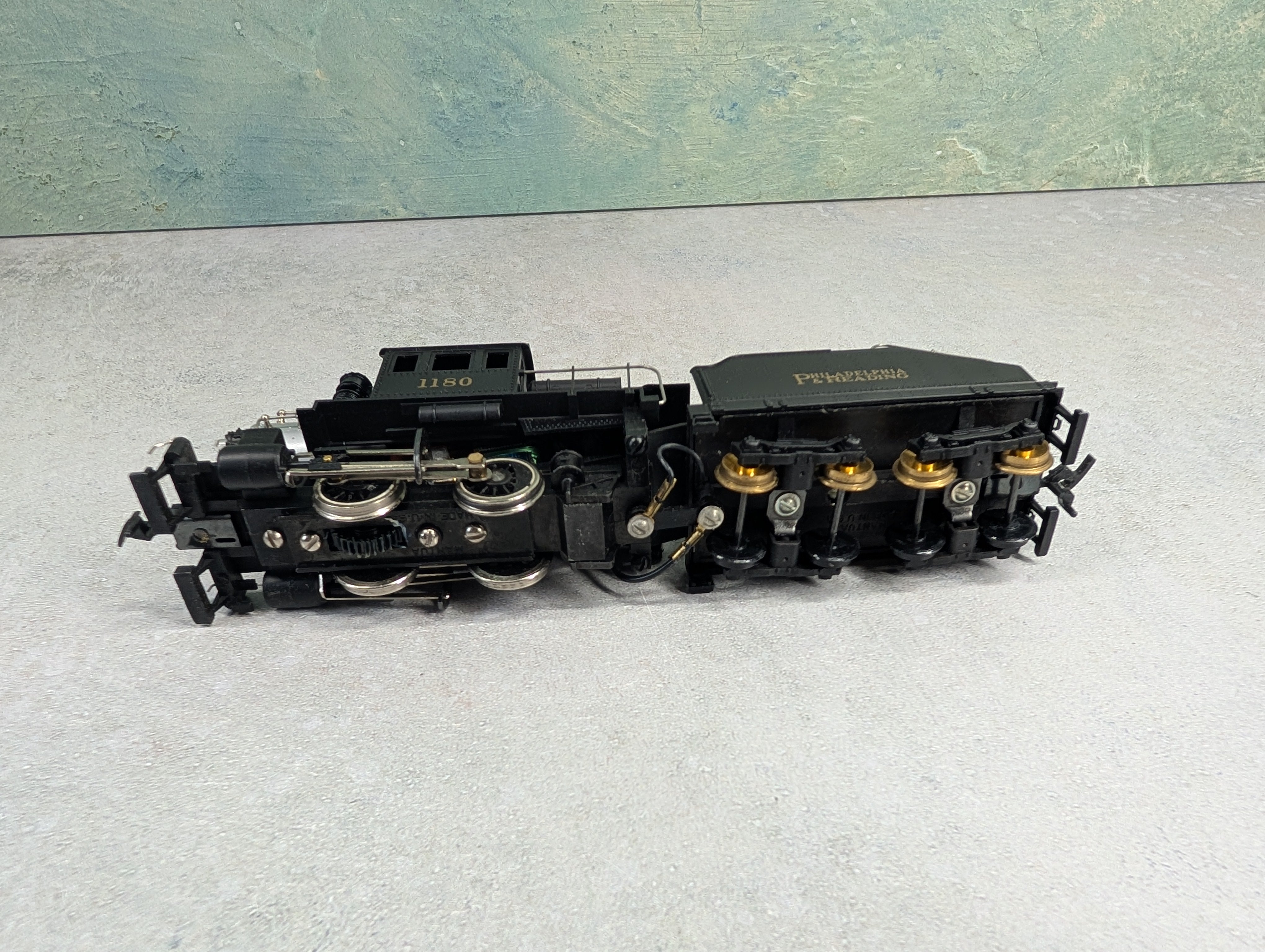 USED Mantua 335-20 HO Scale Goat Switcher Steam Locomotive Philadelphia & Reading #1180 Runs Great! DC