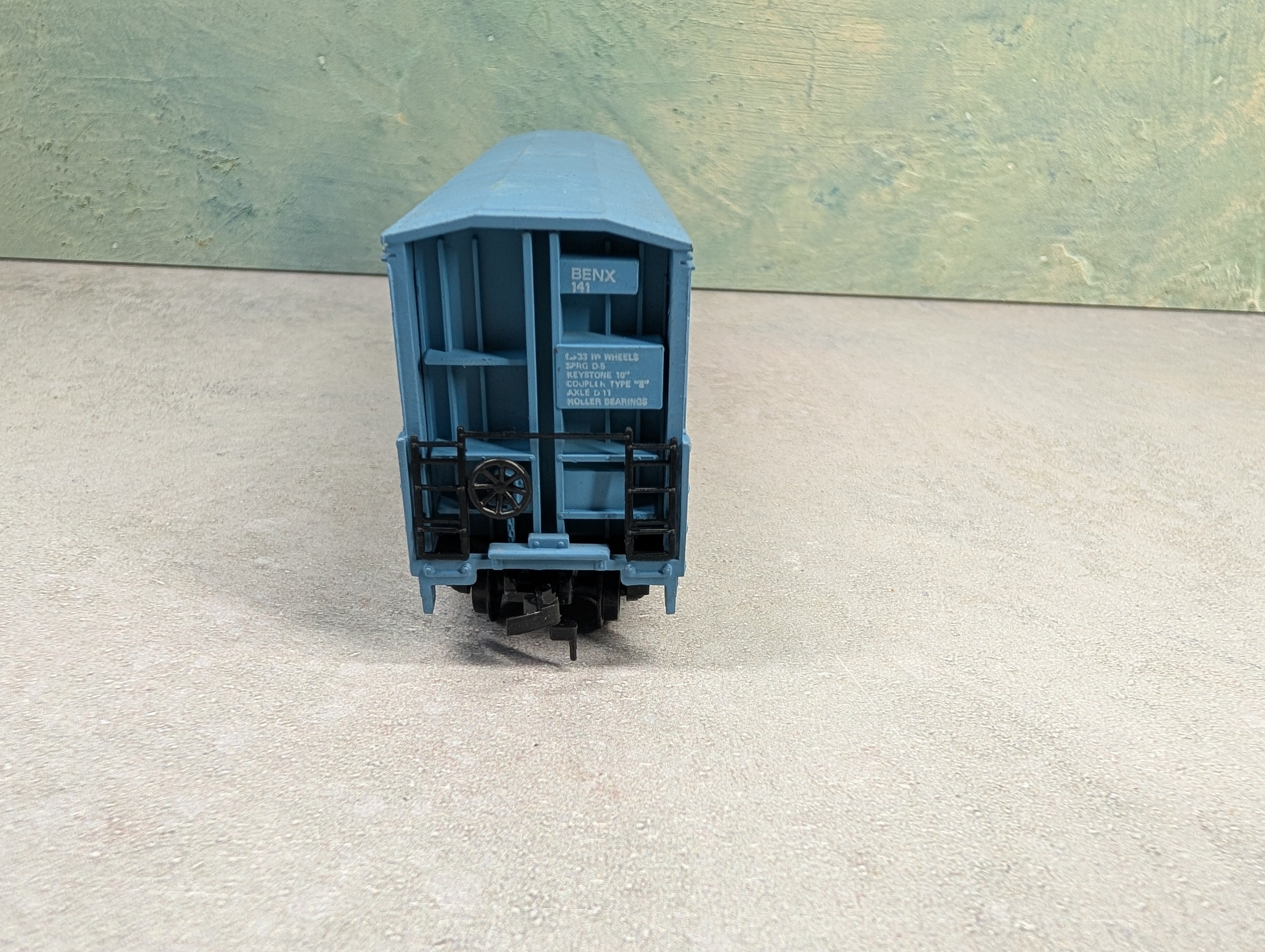 USED Life-Like HO Scale Thrall Door Box Car Bennett Lumber Products BENX #141