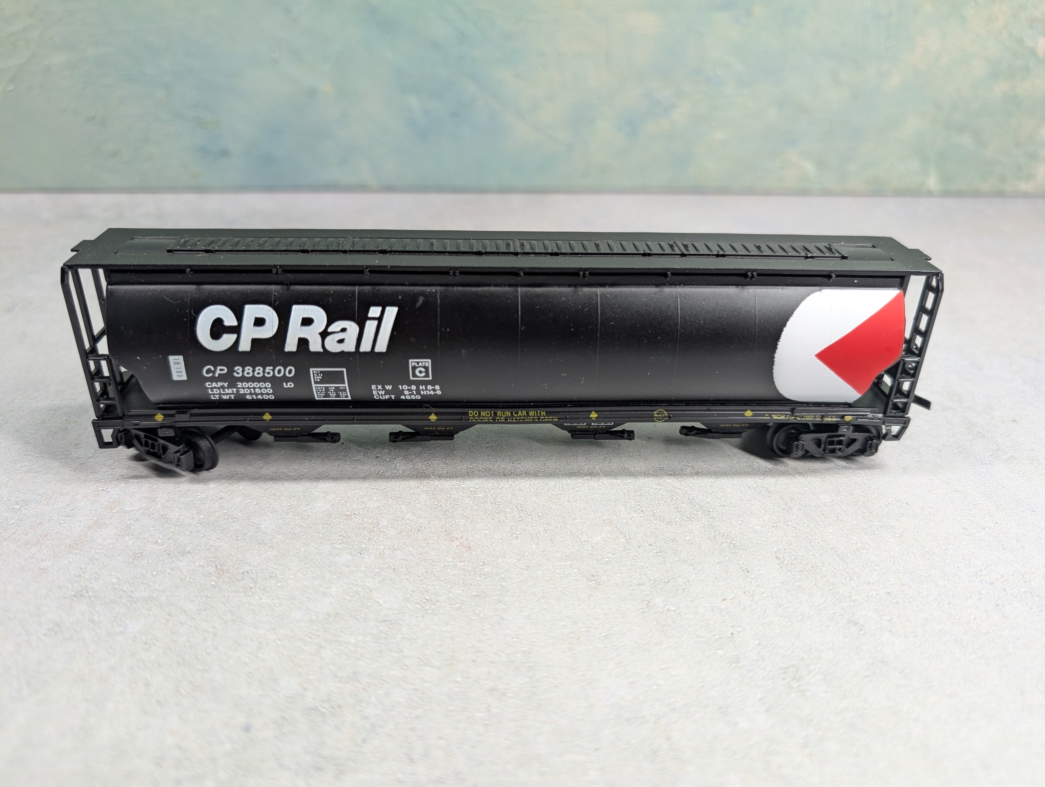 USED Bachmann #43-1031 HO Scale 55' Grain Hopper CP Rail CP #388500