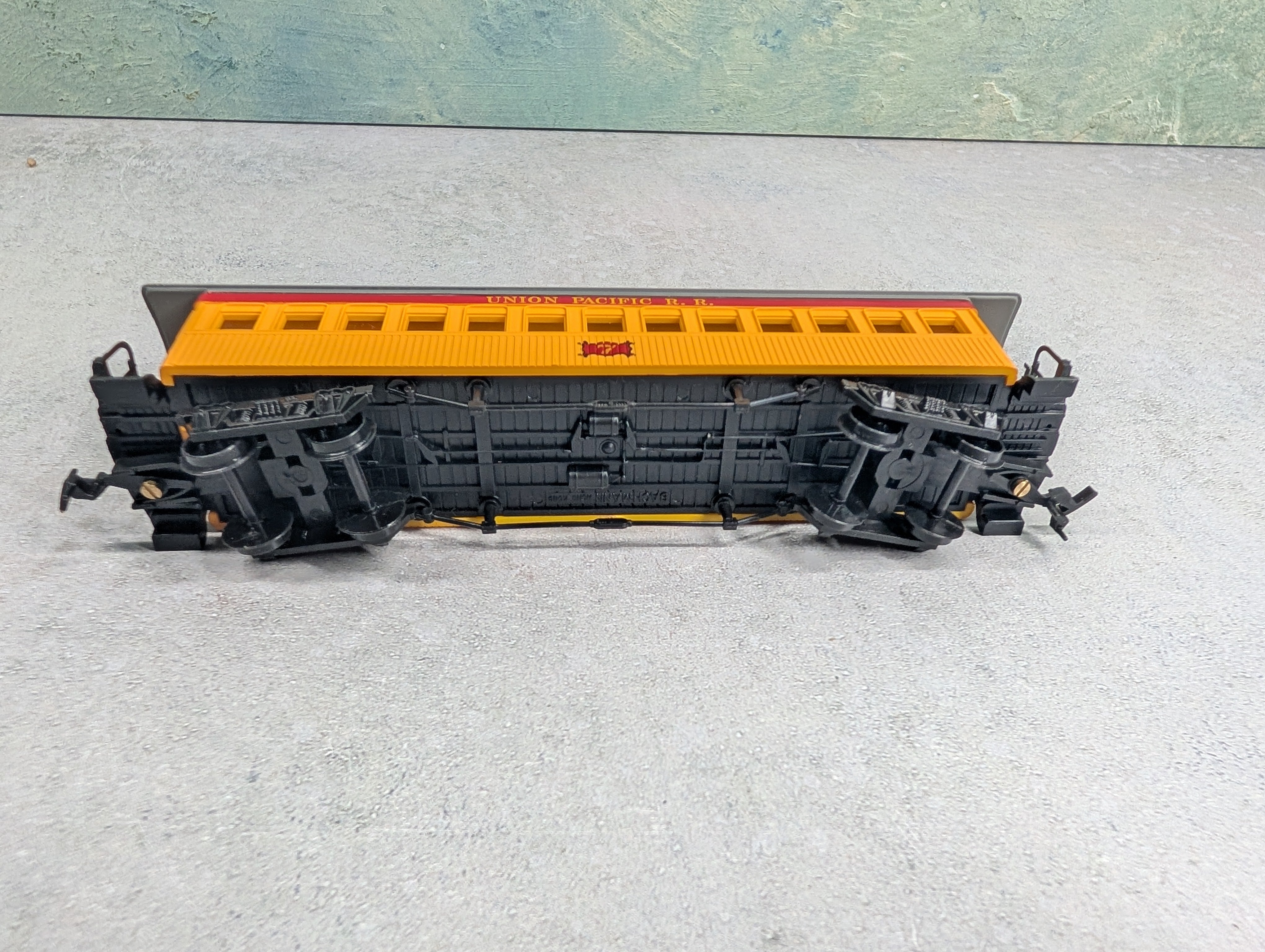 USED Bachmann 1421 HO Scale 46' Old Time Coach Union Pacific #7