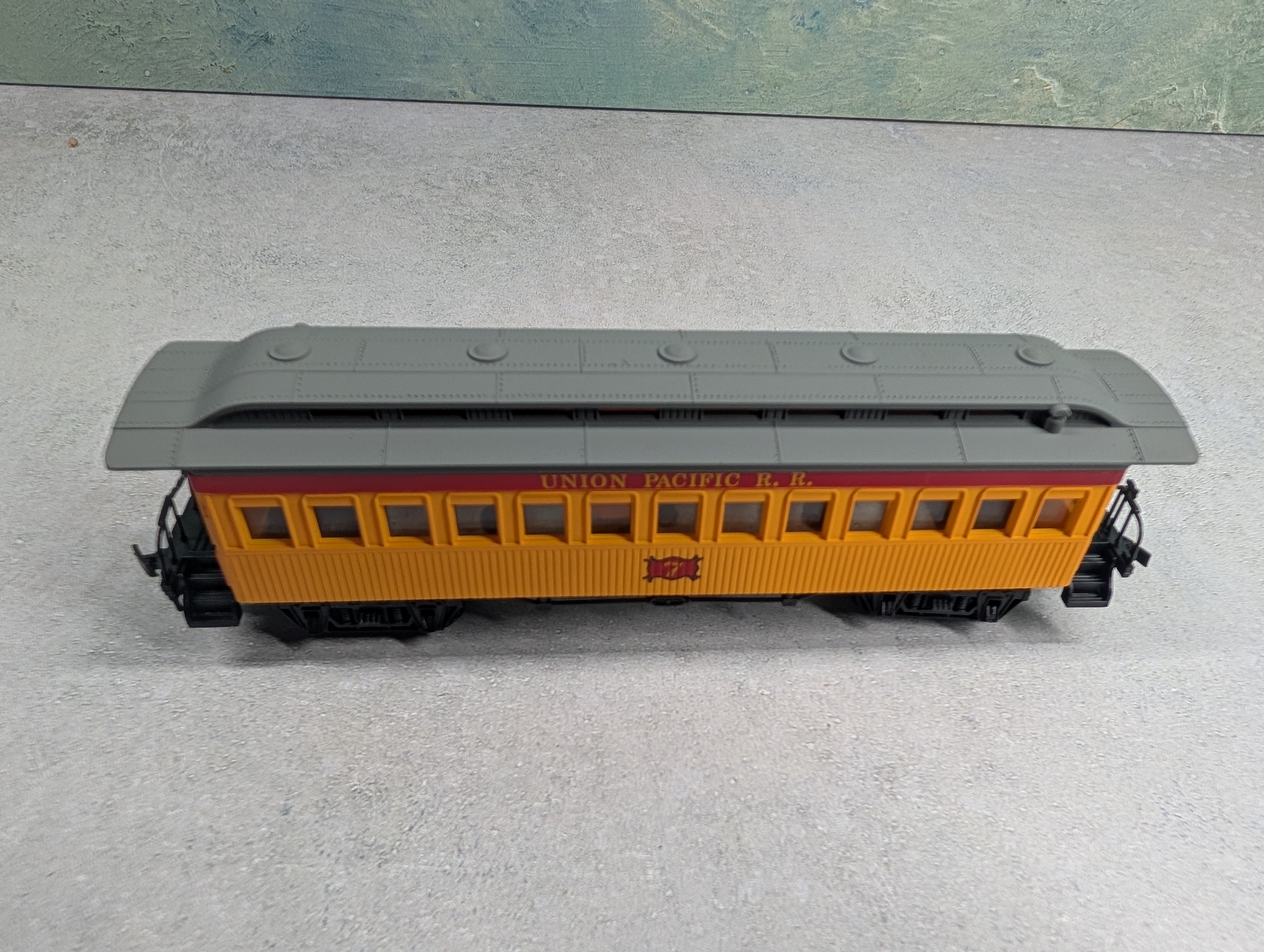 USED Bachmann 1421 HO Scale 46' Old Time Coach Union Pacific #7