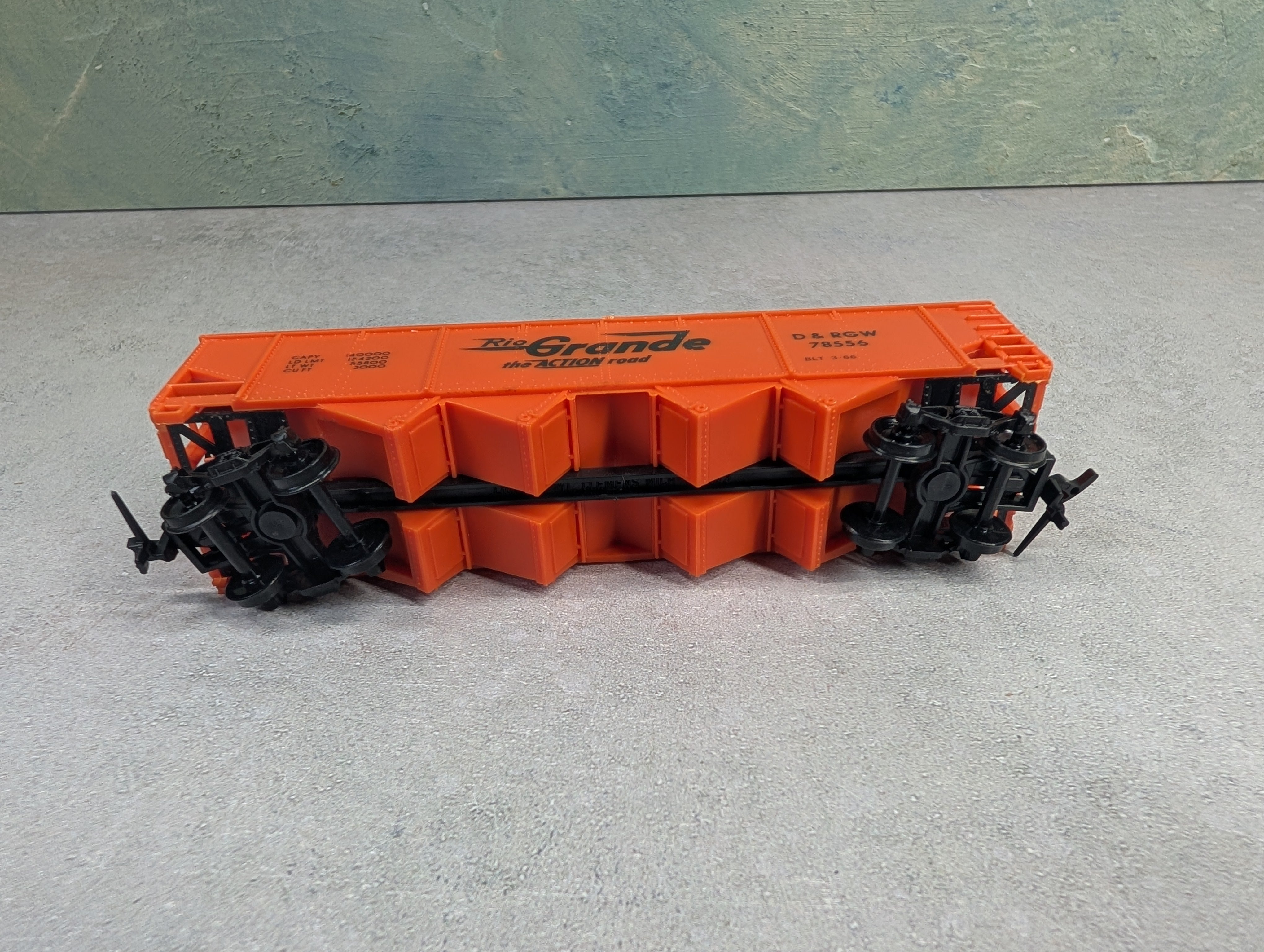 USED Lionel HO Scale Quad Hopper Rio Grande D&RGW #78556 w/ Load