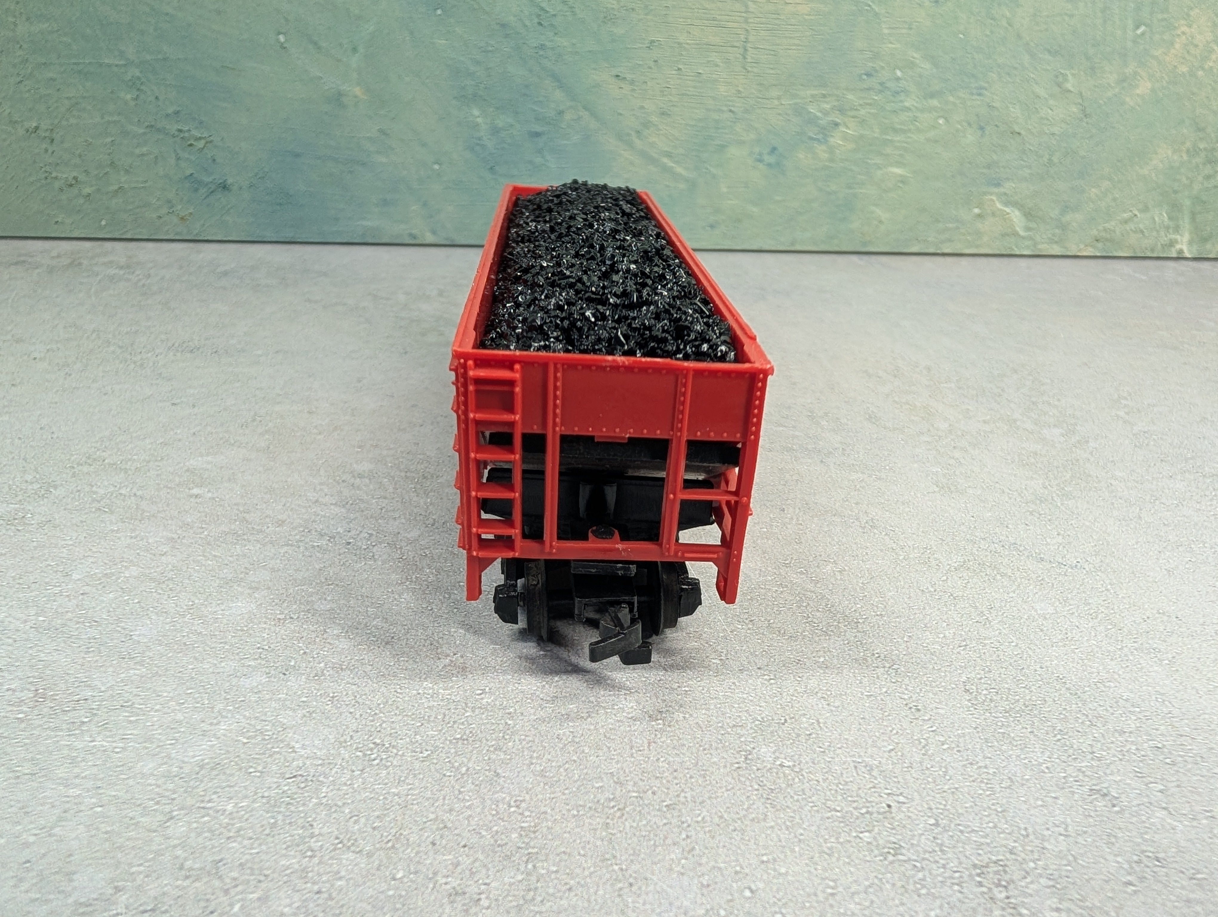 USED Bachmann HO Scale Quad Hopper Minneapolis & St Louis MStL #541085 w/ Load