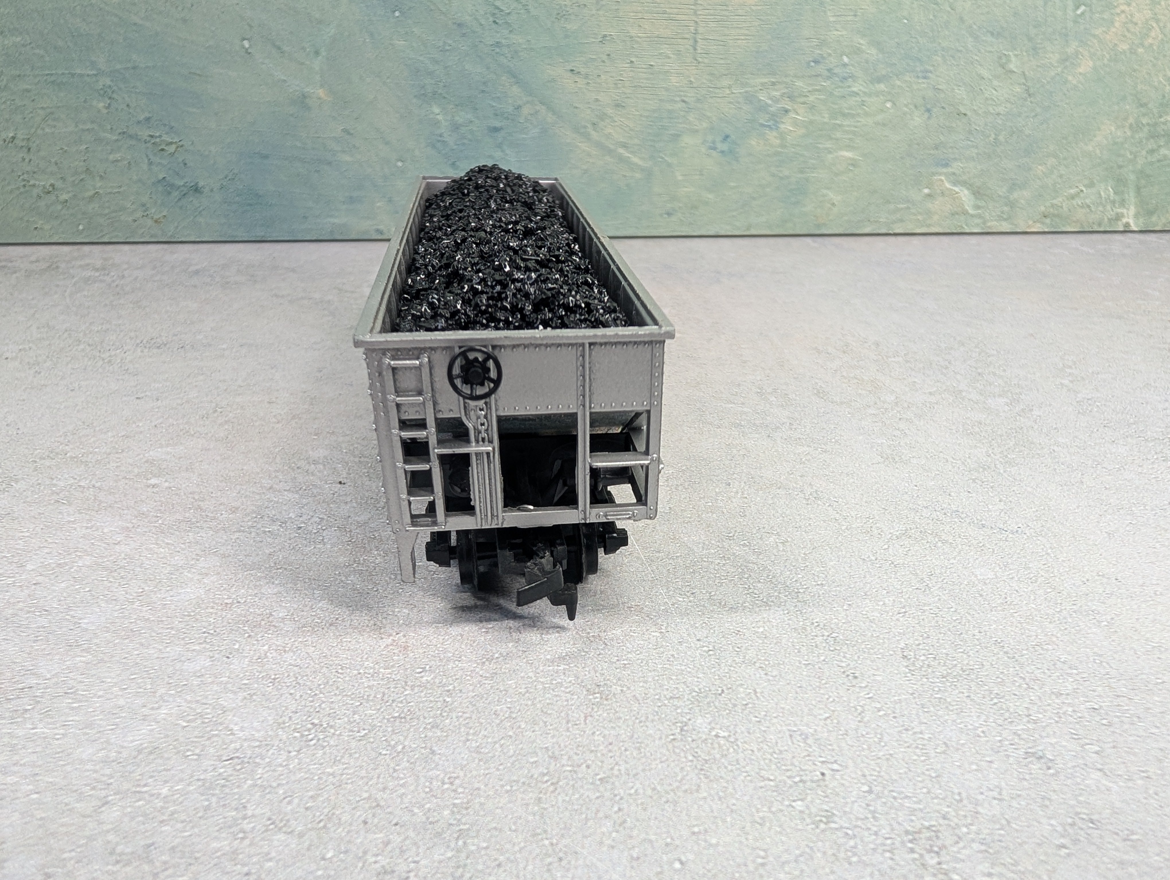 USED Tyco HO Scale Quad Hopper Virginian VGN #2610 w/ Load