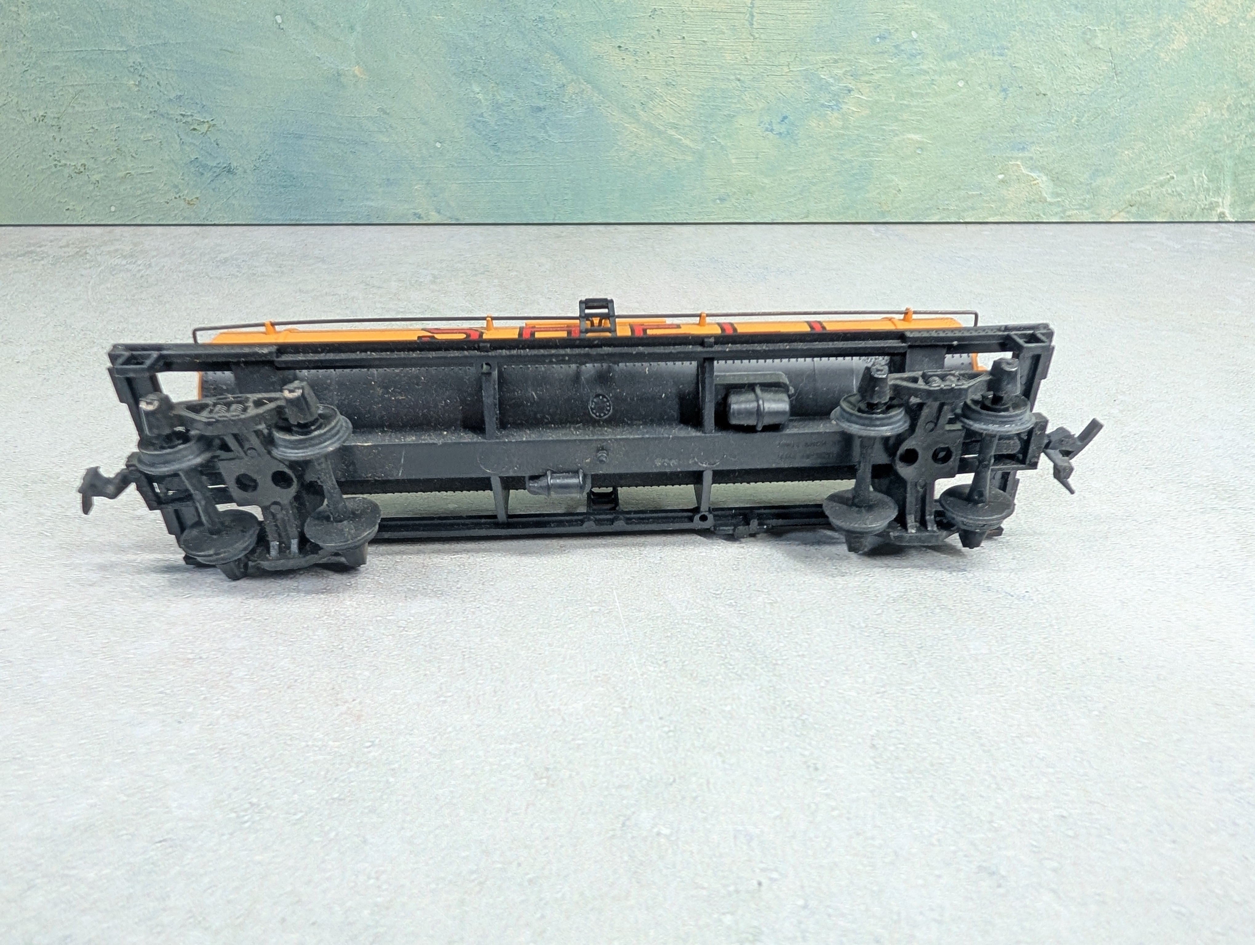 USED Tyco HO Scale Single Dome Tank Car Shell