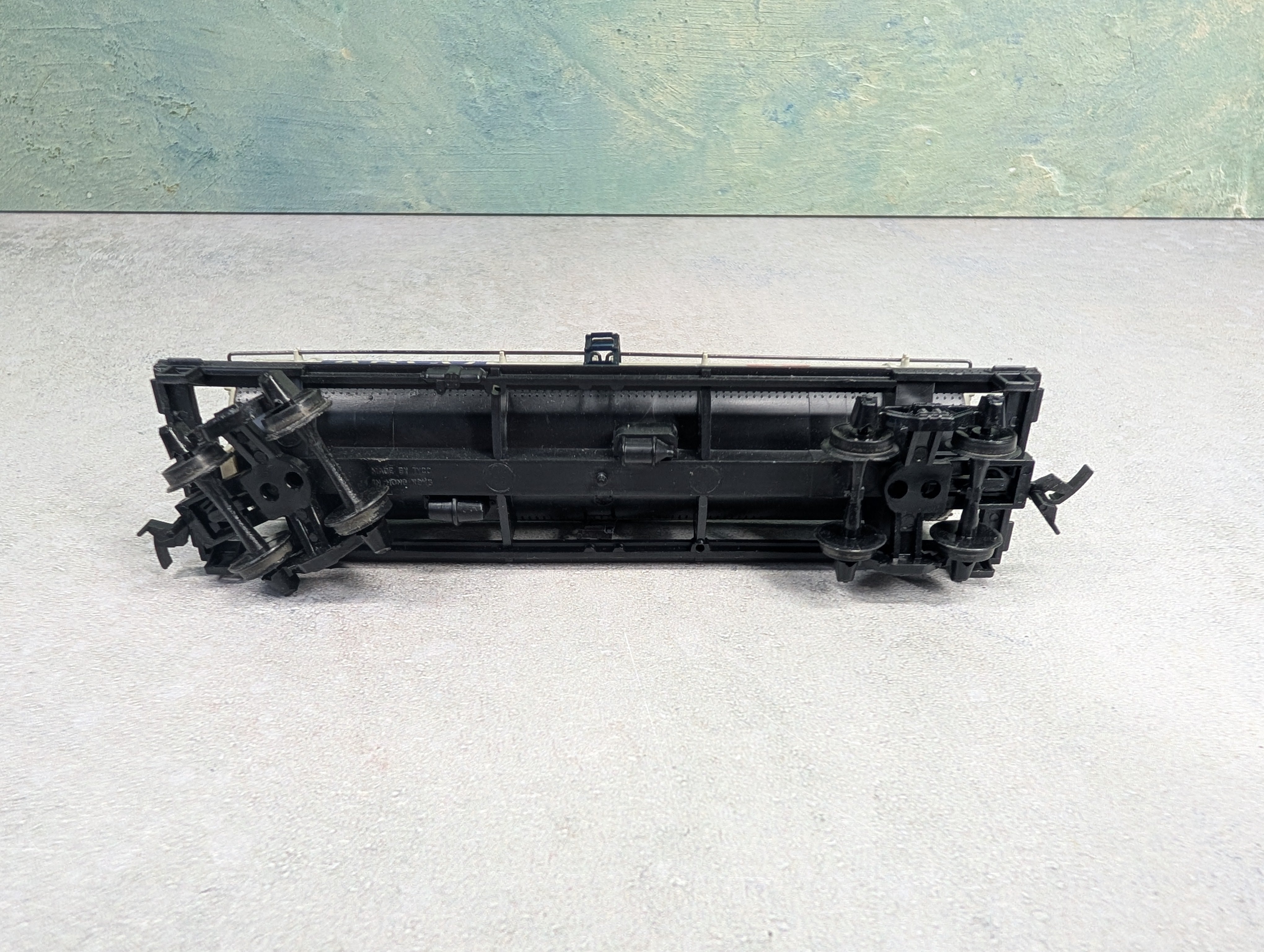 USED Tyco HO Scale Single Dome Tank Car Arco GATX #697012