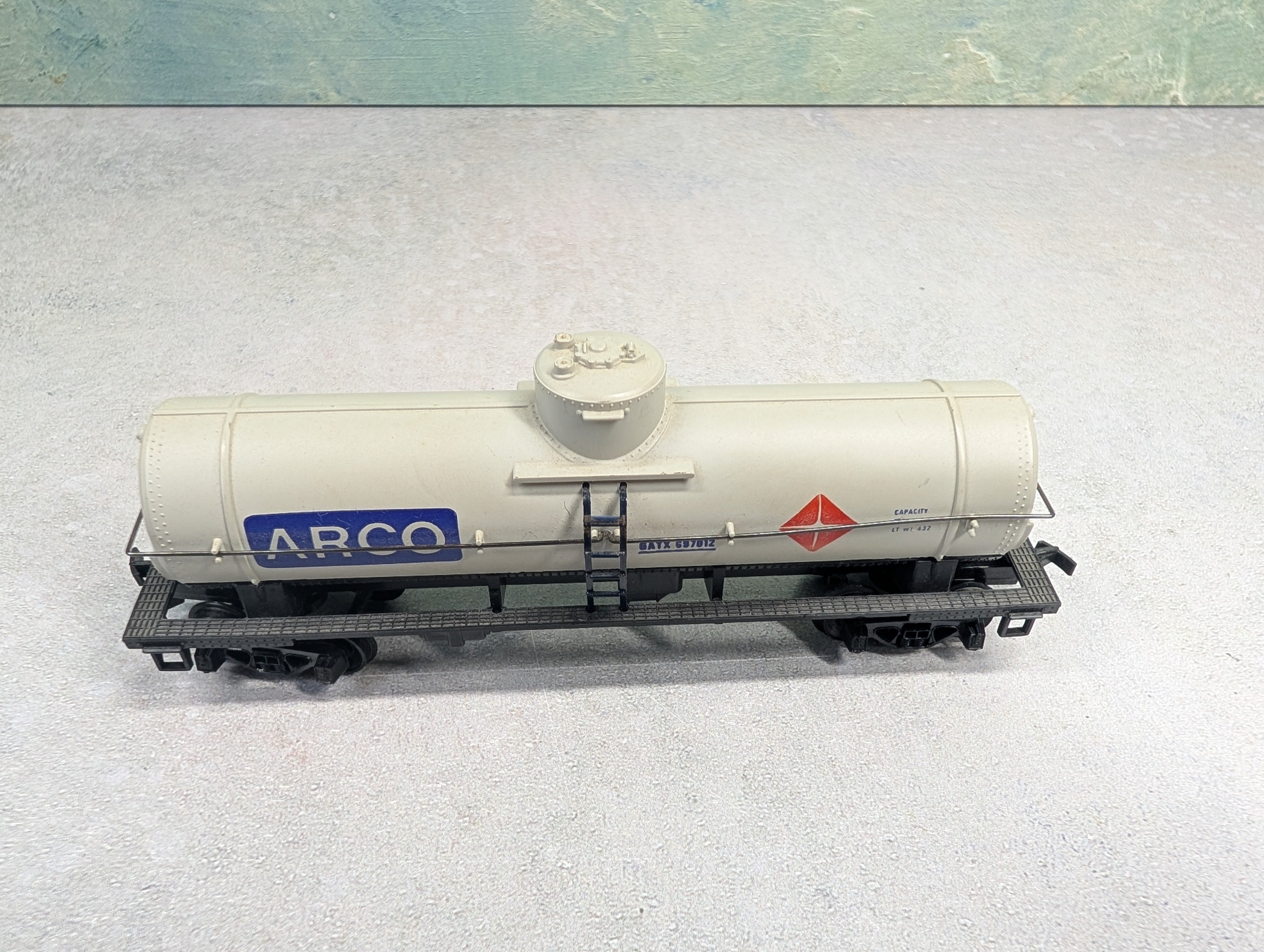 USED Tyco HO Scale Single Dome Tank Car Arco GATX #697012