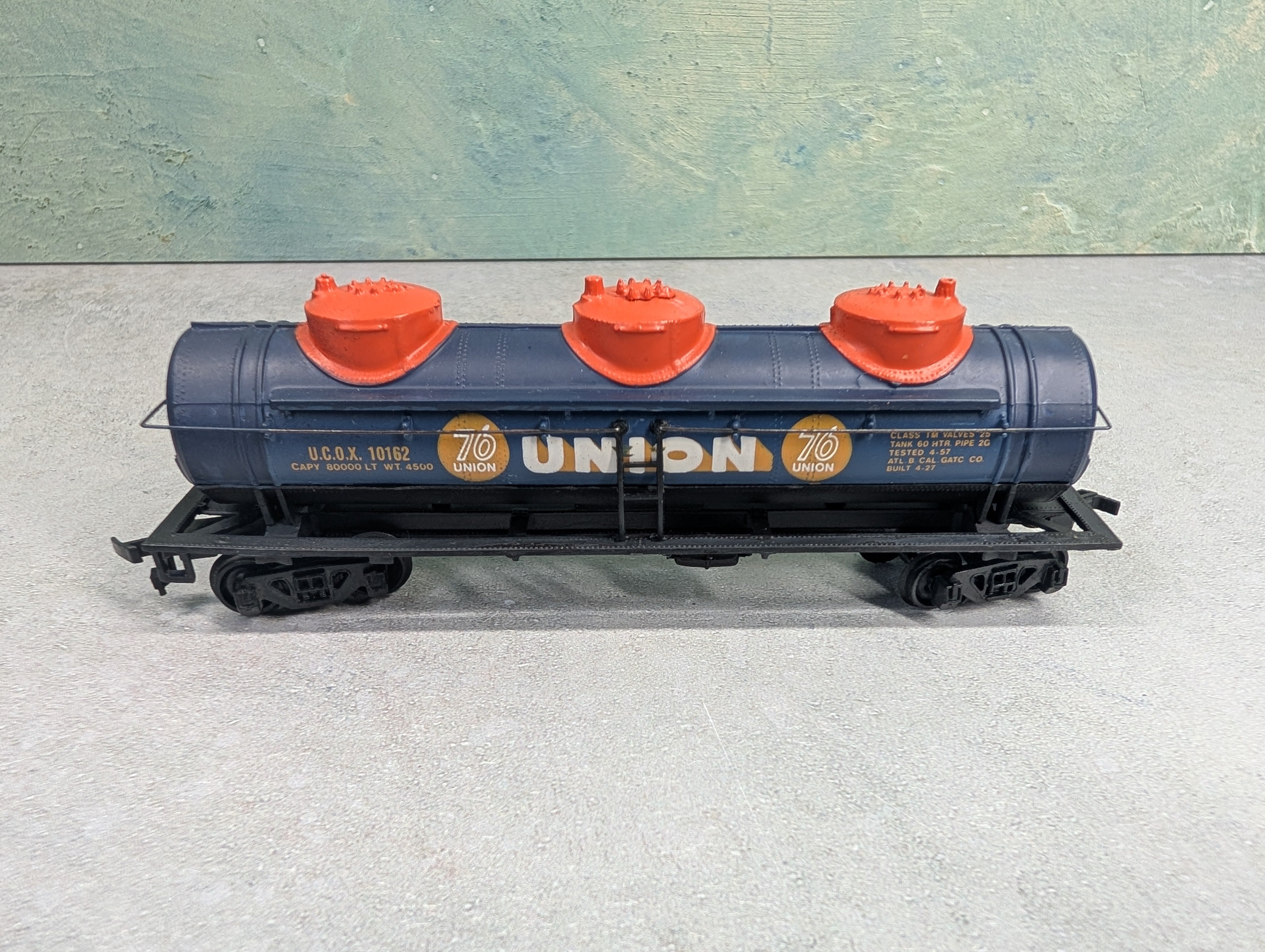 USED Bachmann HO Scale Triple Dome Tank Car Union 76 UCOX #10162