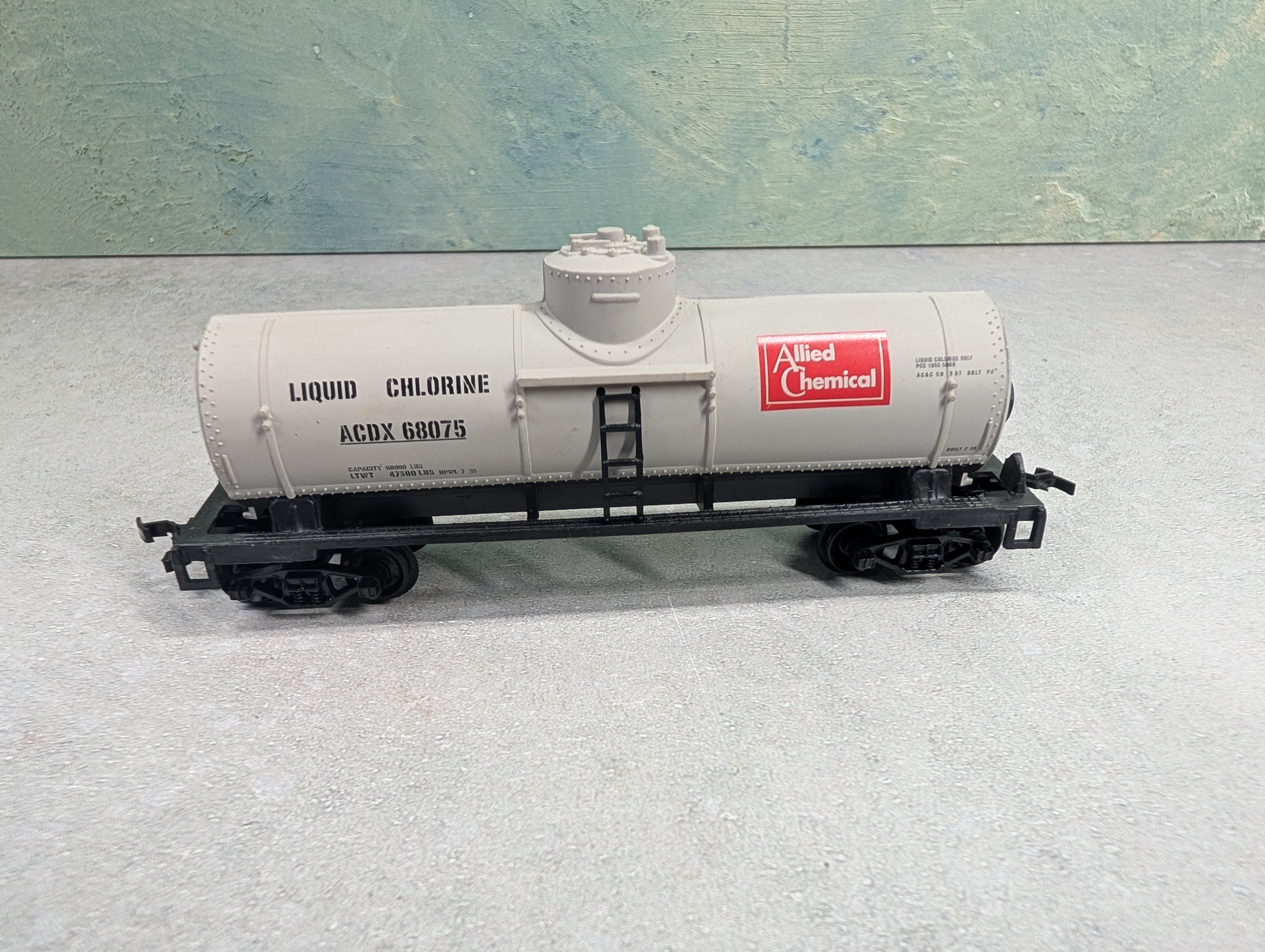 USED Life-Like HO Scale Single Dome Tank Car Allied Chemical ACDX #68075