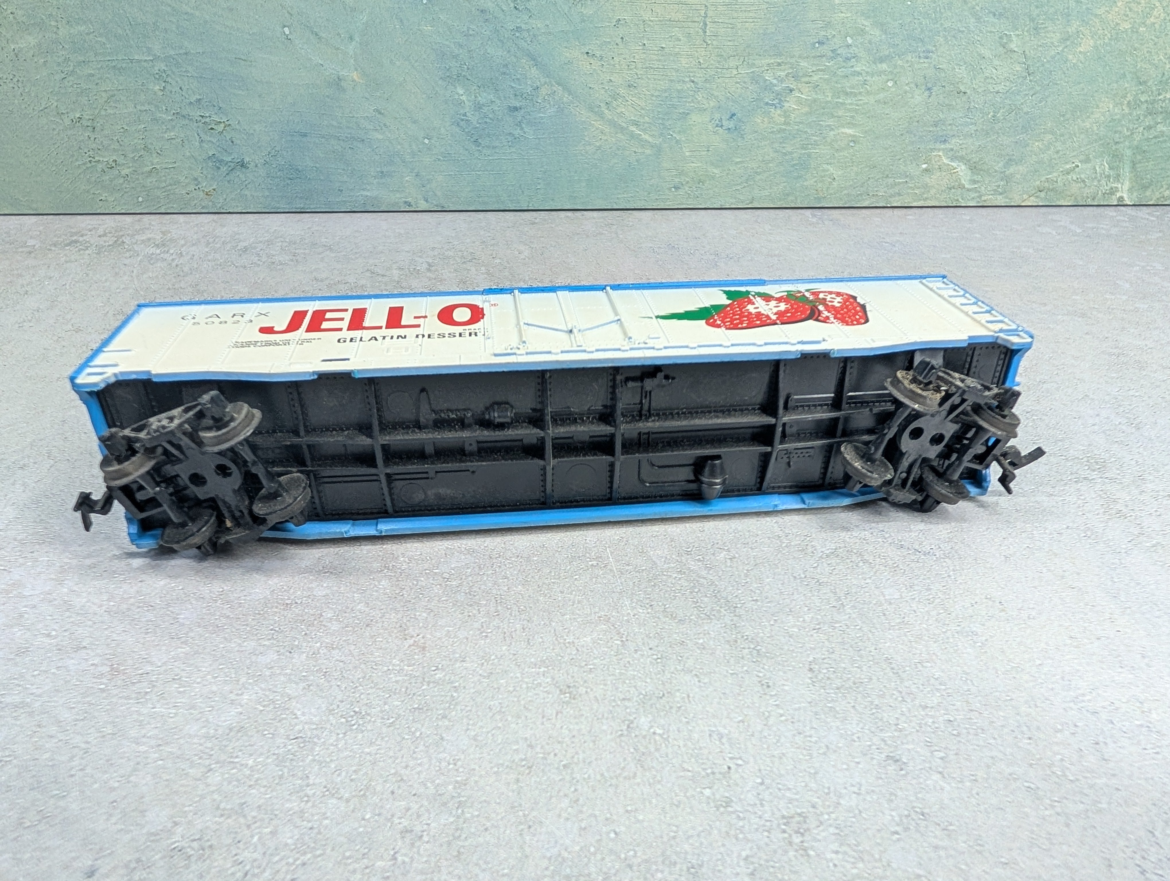 USED Tyco HO Scale 50' Box Car Jell-O GARX #50823