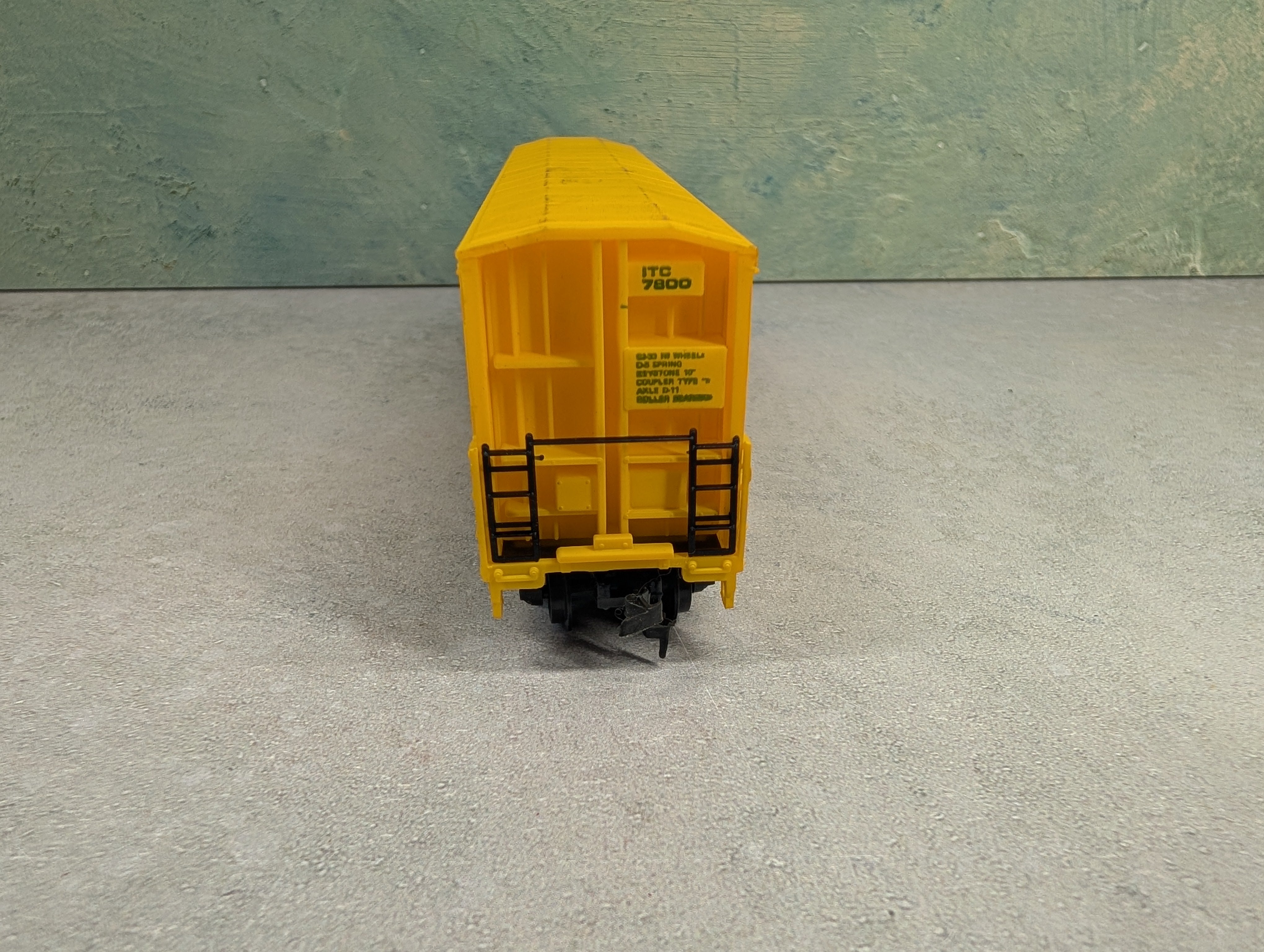 USED Life-Like HO Scale Thrall Door Box Car Illinois Terminal ITC #7800