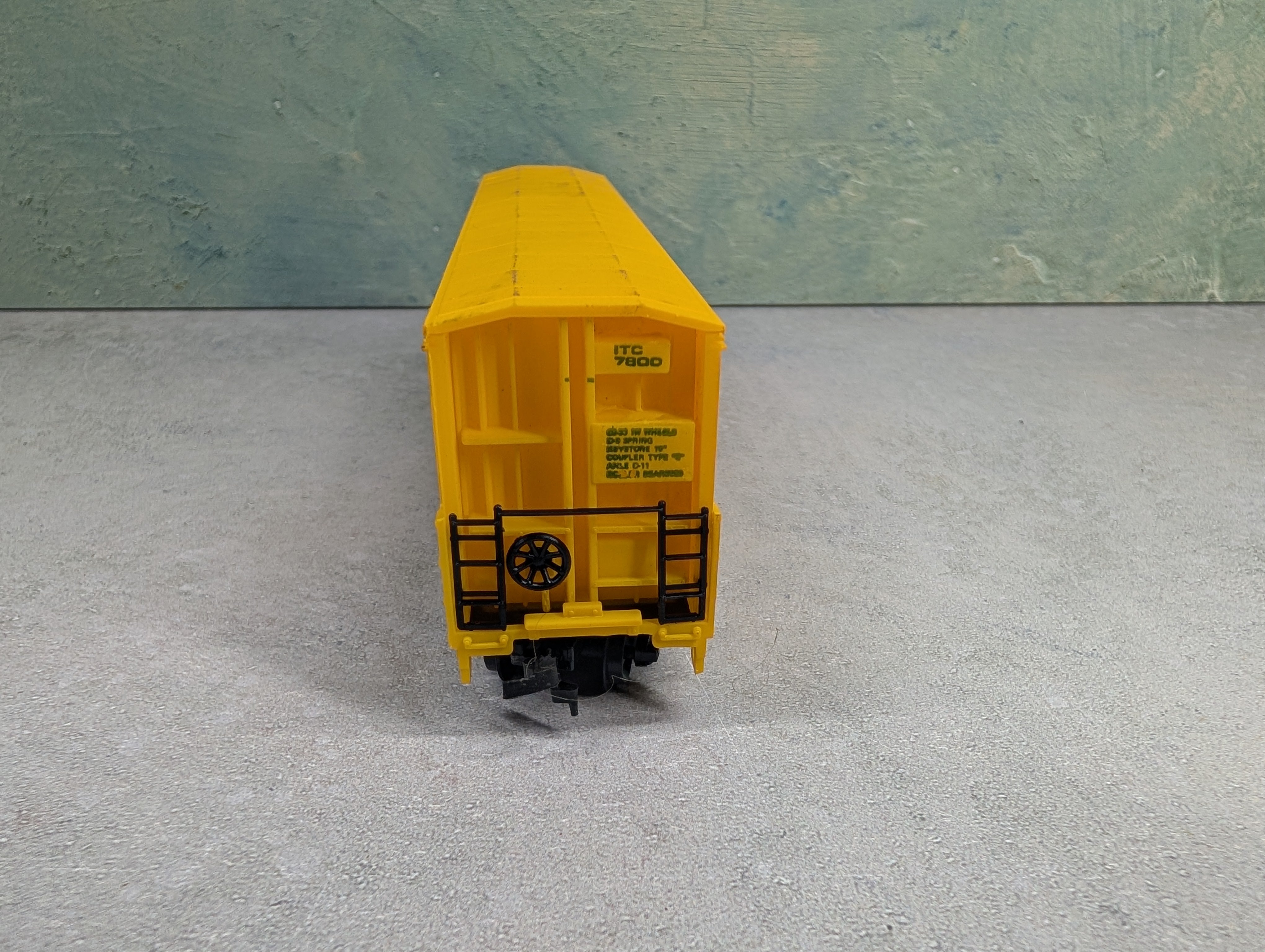 USED Life-Like HO Scale Thrall Door Box Car Illinois Terminal ITC #7800