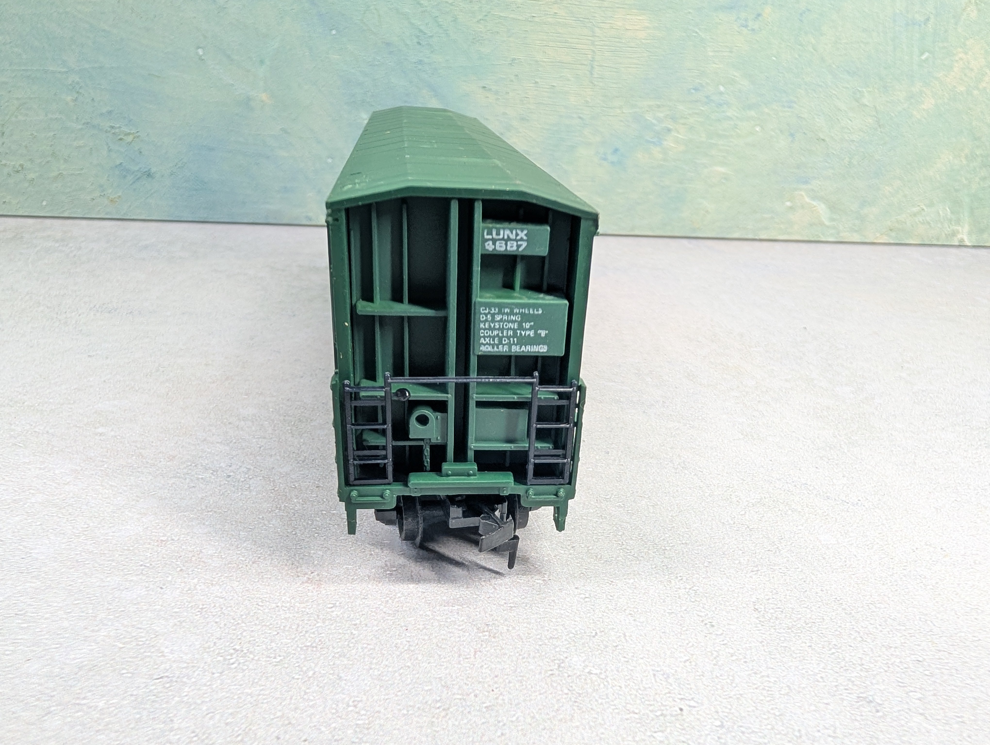 USED Life-Like HO Scale Thrall Door Box Car Weyerhaeuser LUNX #4687