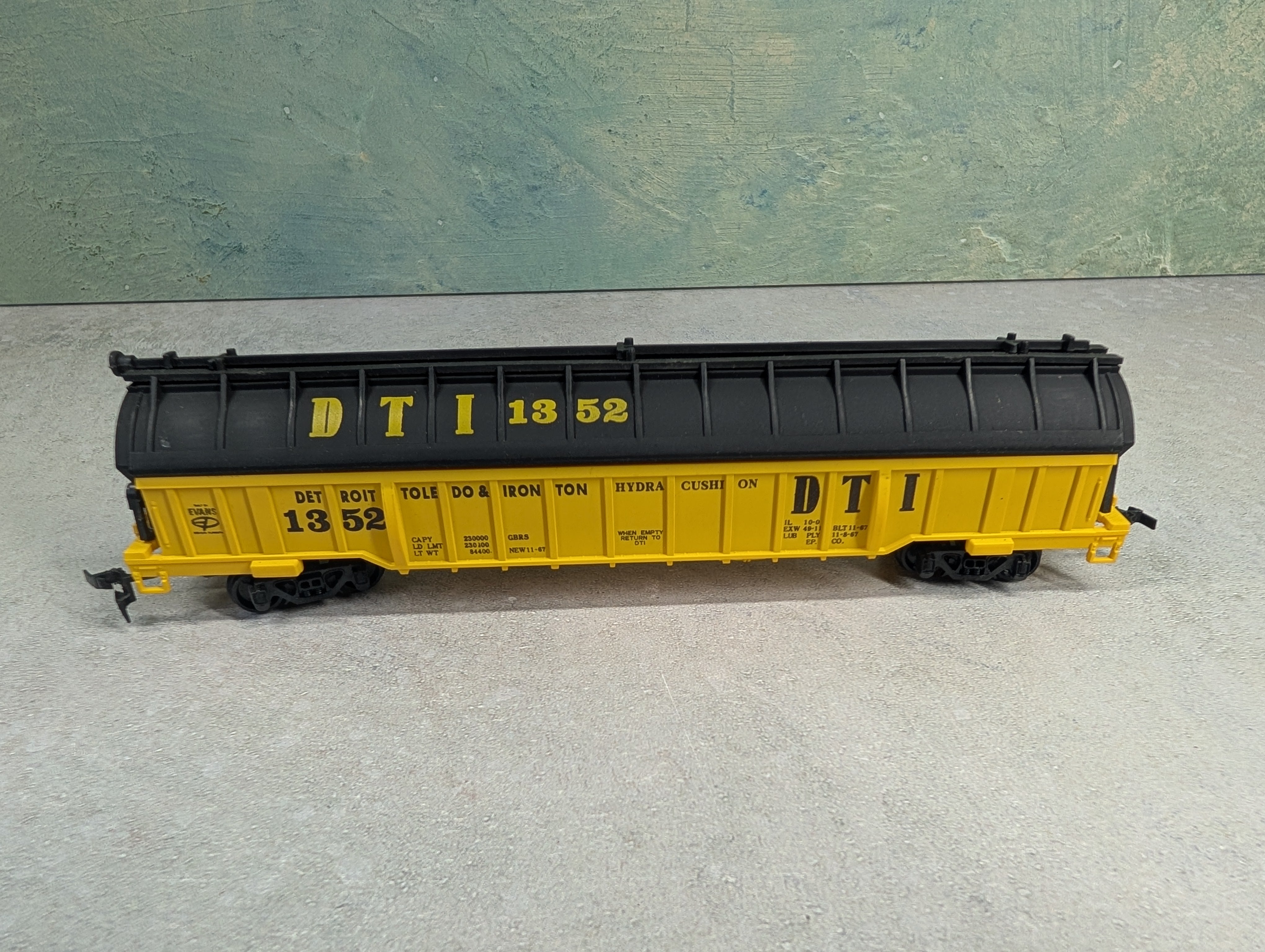 USED Life-Like HO Scale 51' Cable Dispensing Car Detroit Toledo & Ironton DTI #1352