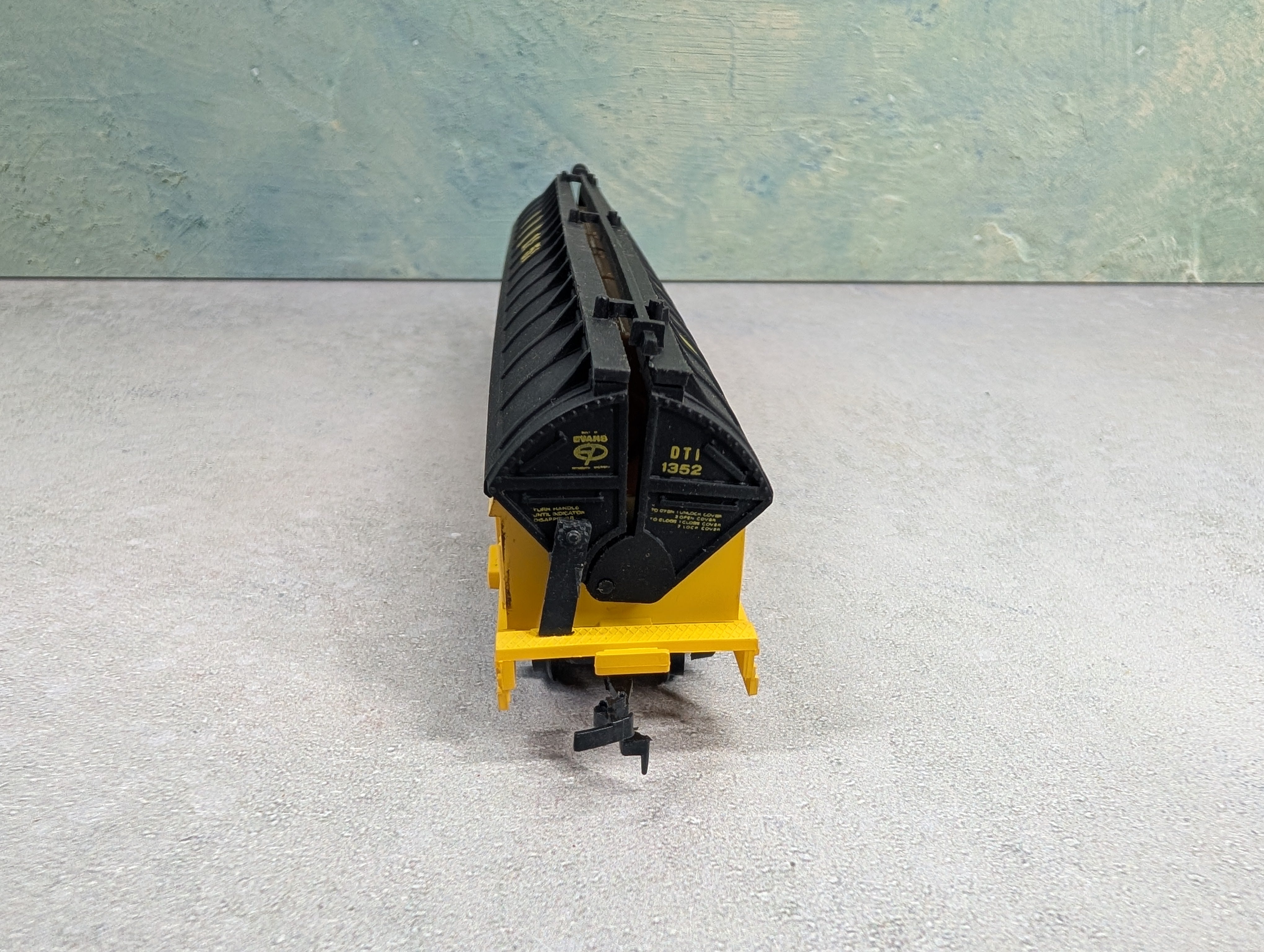 USED Life-Like HO Scale 51' Cable Dispensing Car Detroit Toledo & Ironton DTI #1352