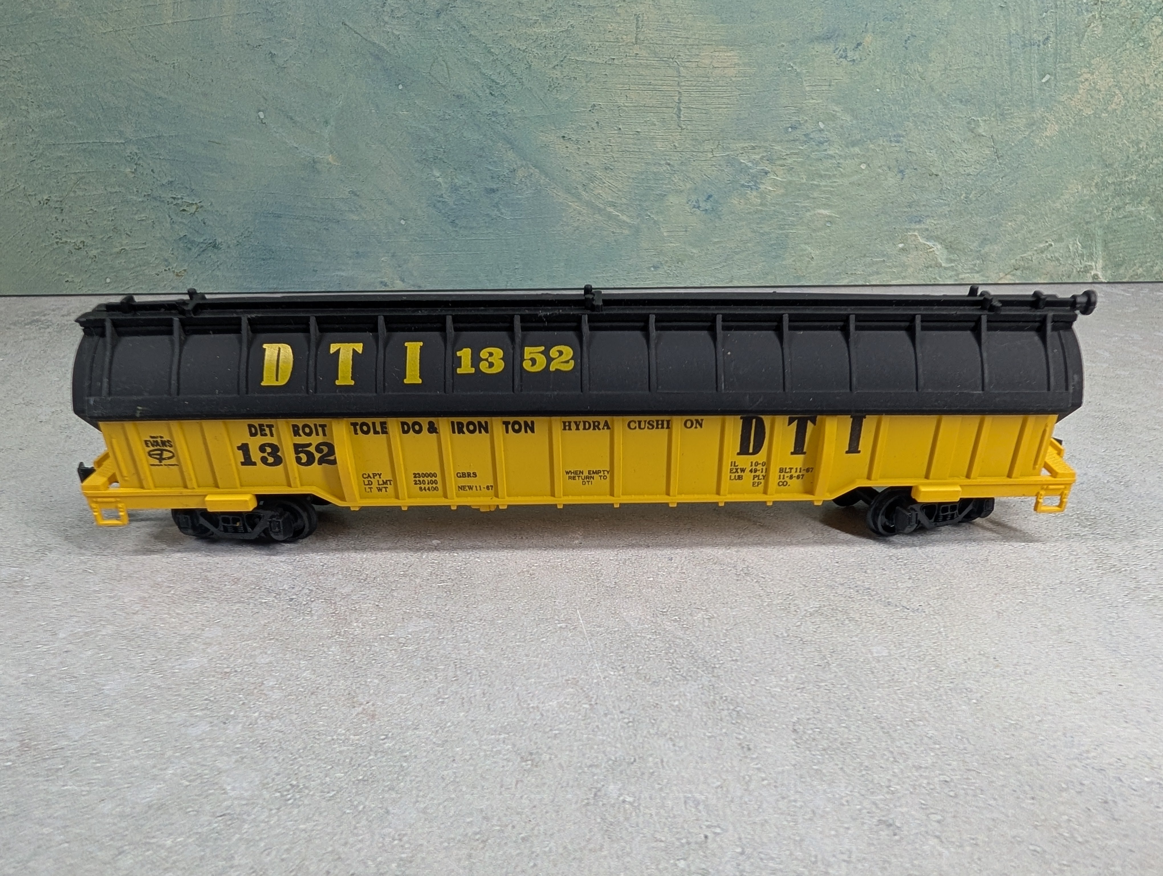 USED Life-Like HO Scale 51' Cable Dispensing Car Detroit Toledo & Ironton DTI #1352