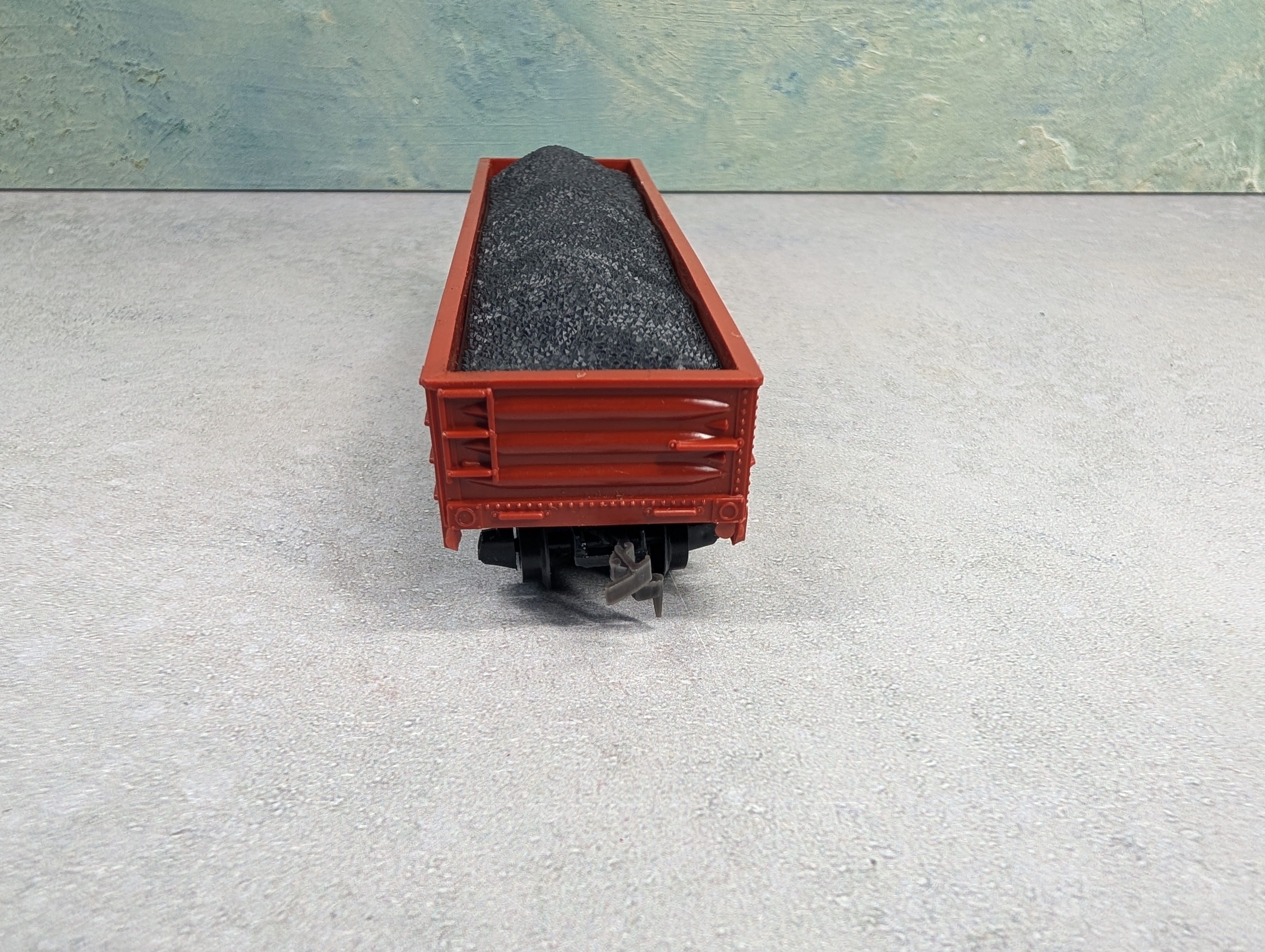 USED HO Scale 40' Gondola Pennsylvania #357621 w/ Load