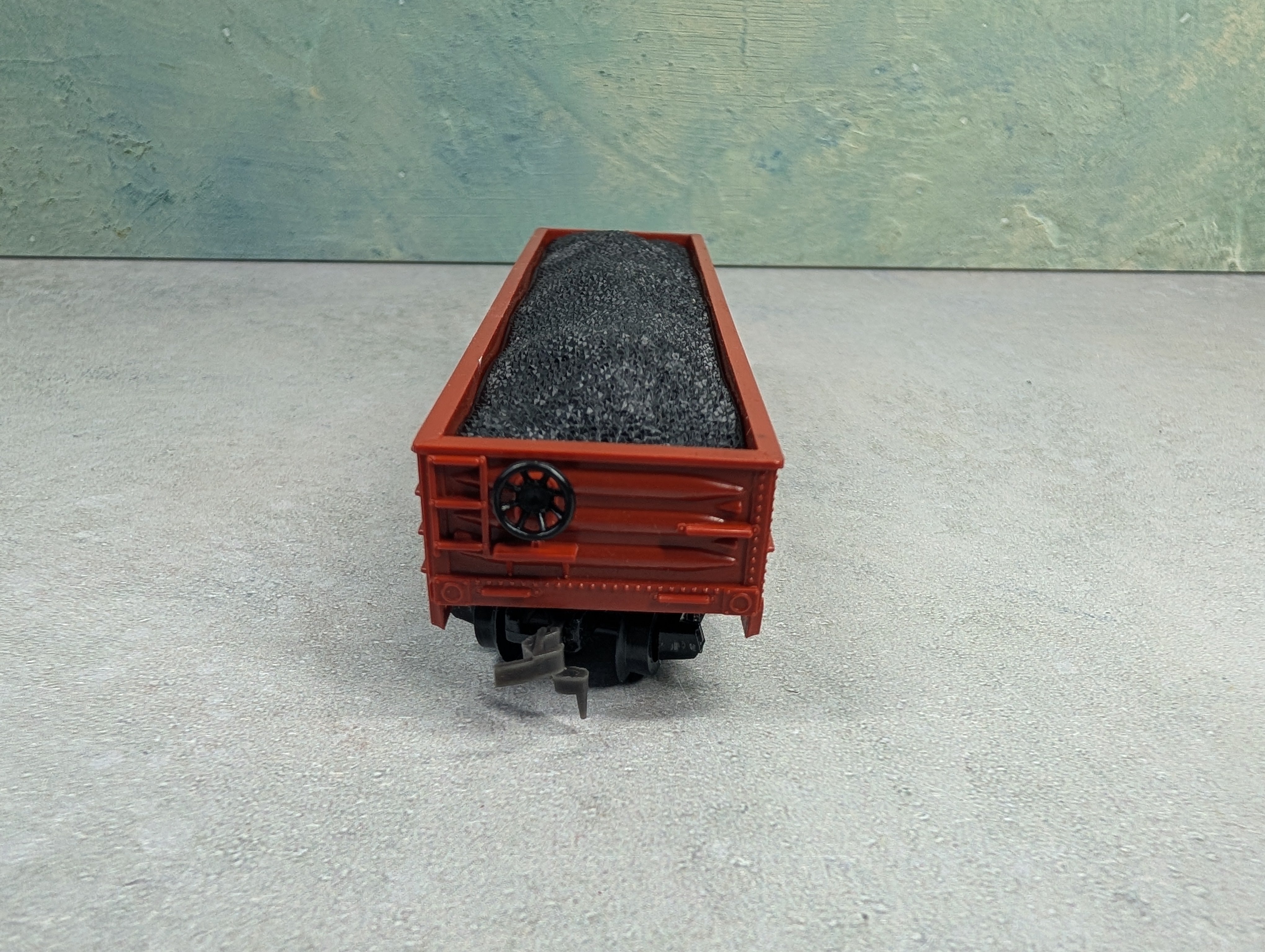 USED HO Scale 40' Gondola Pennsylvania #357621 w/ Load