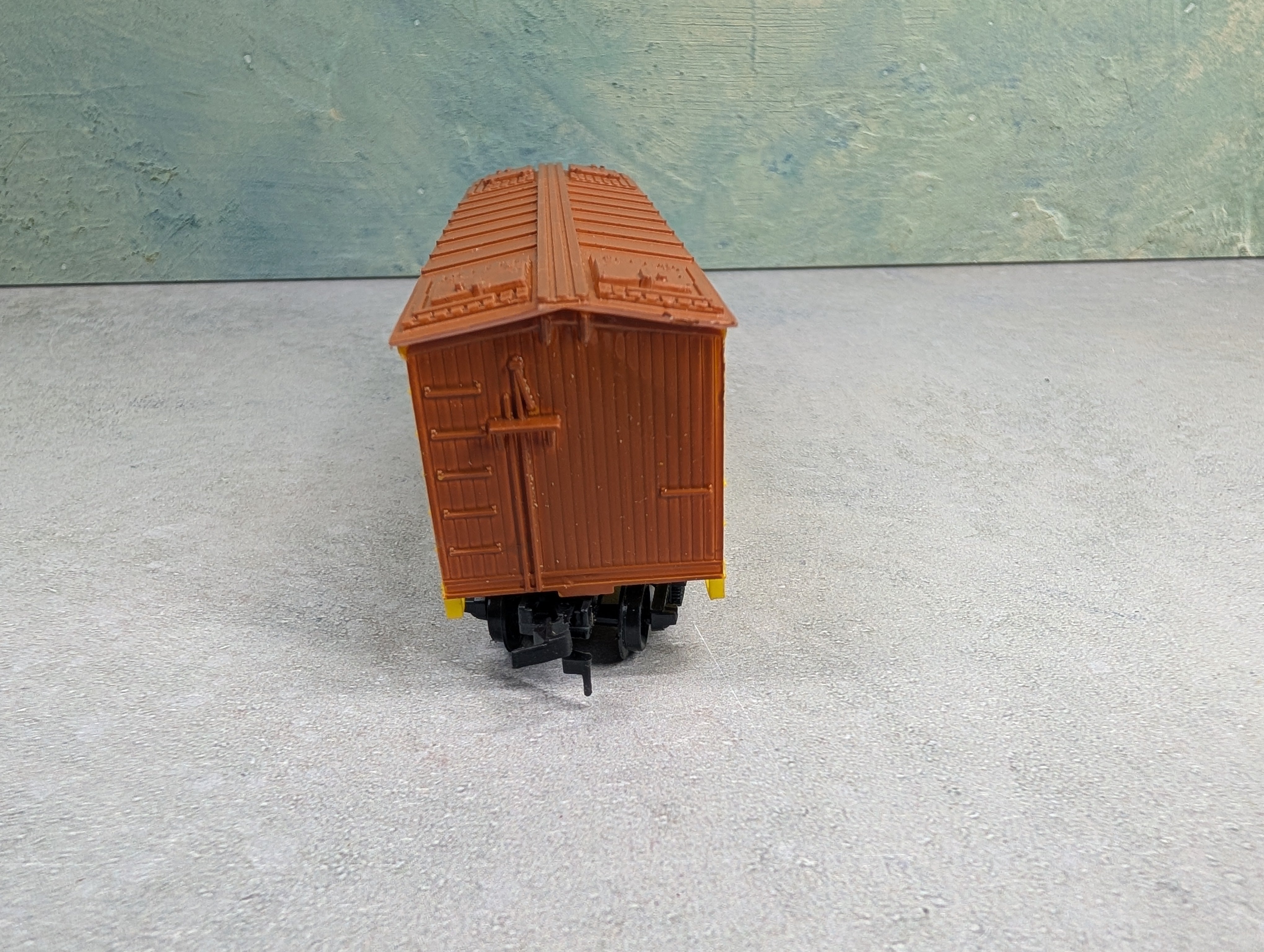 USED Life-Like HO Scale 38' Wooden Reefer Box Car Michelob