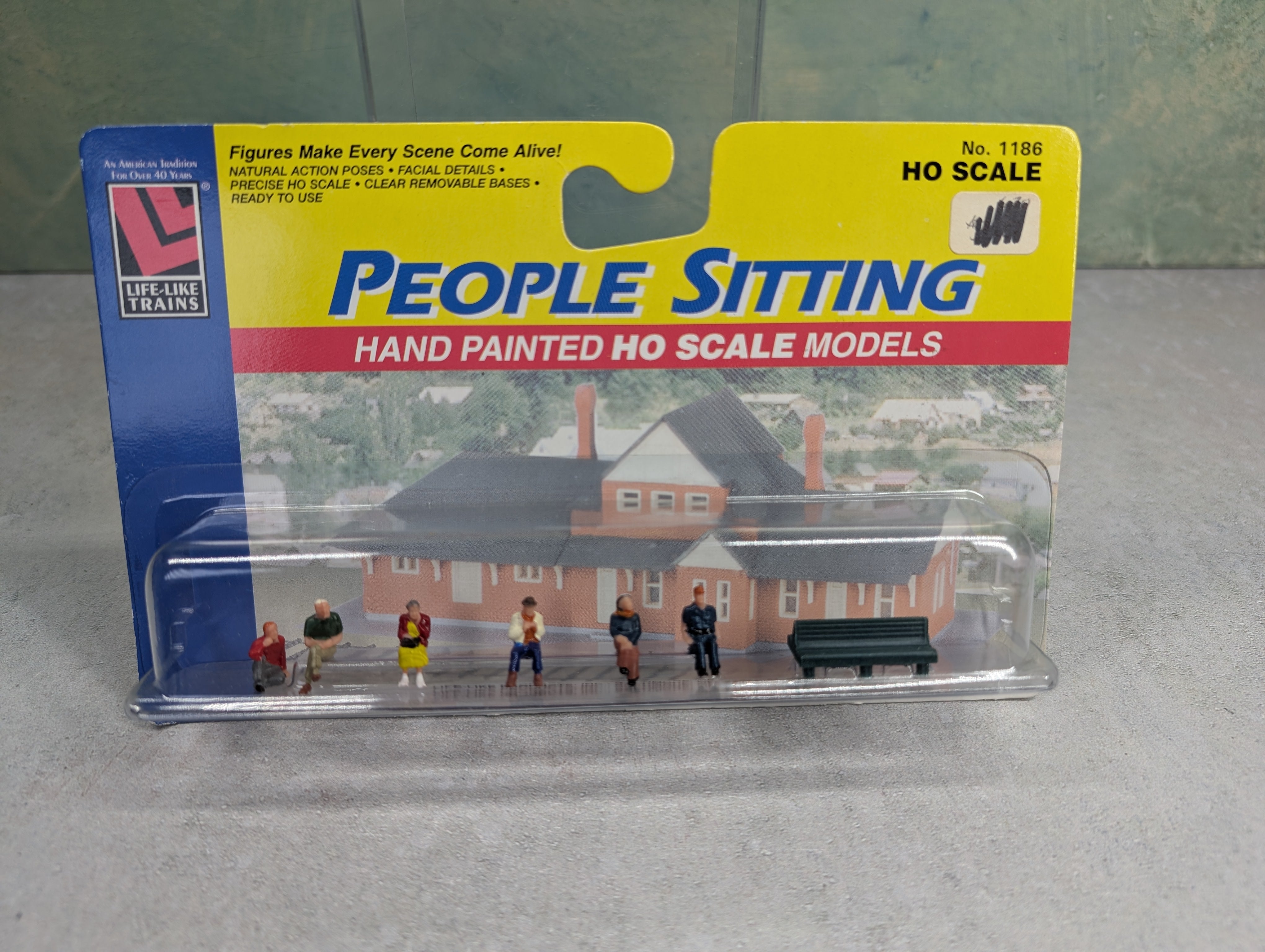 Life-Like 1186 HO Scale People Sitting (7 pcs)