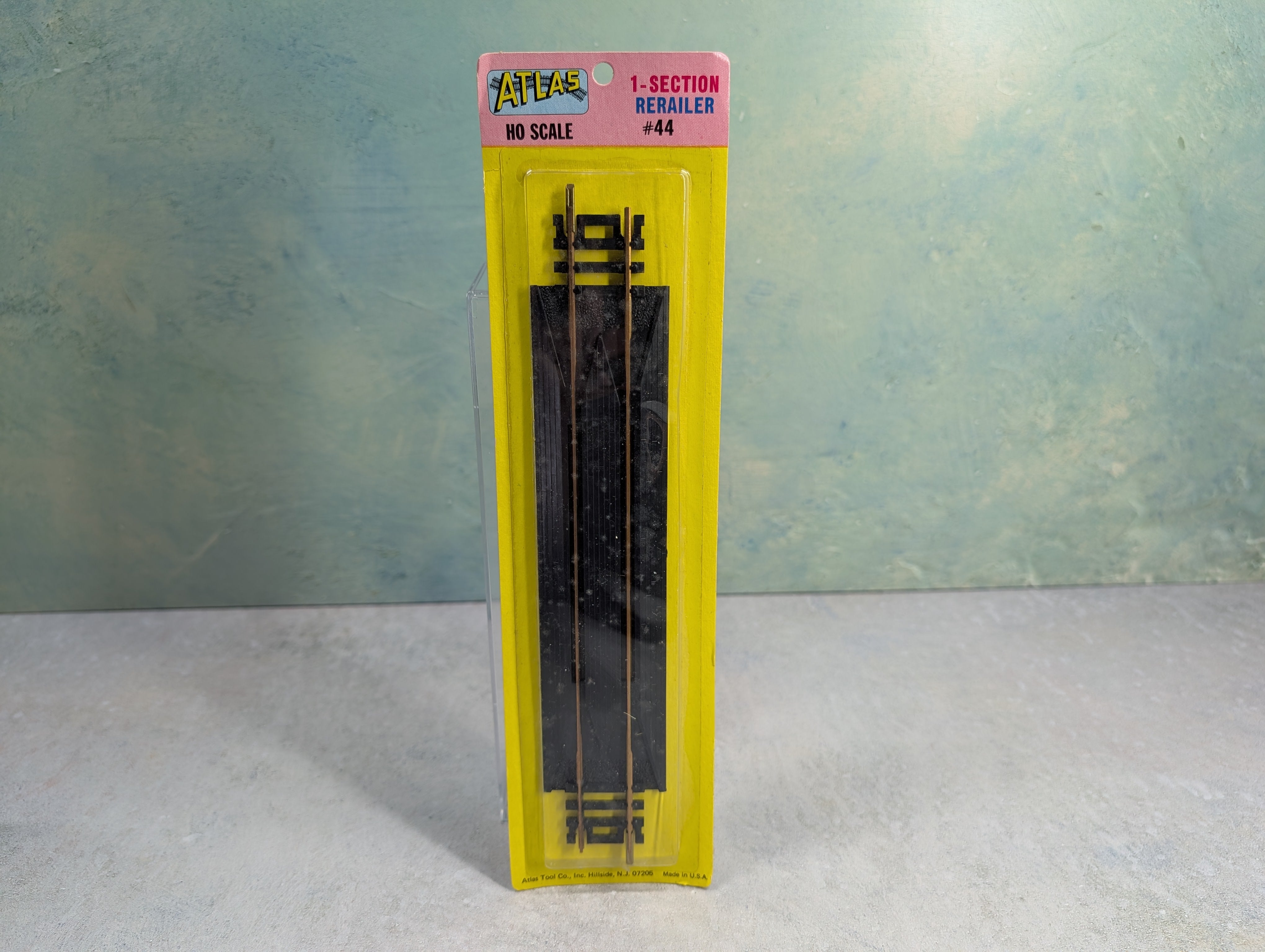 USED Atlas 44 HO Scale Straight Rerailer, Brass, Code 100