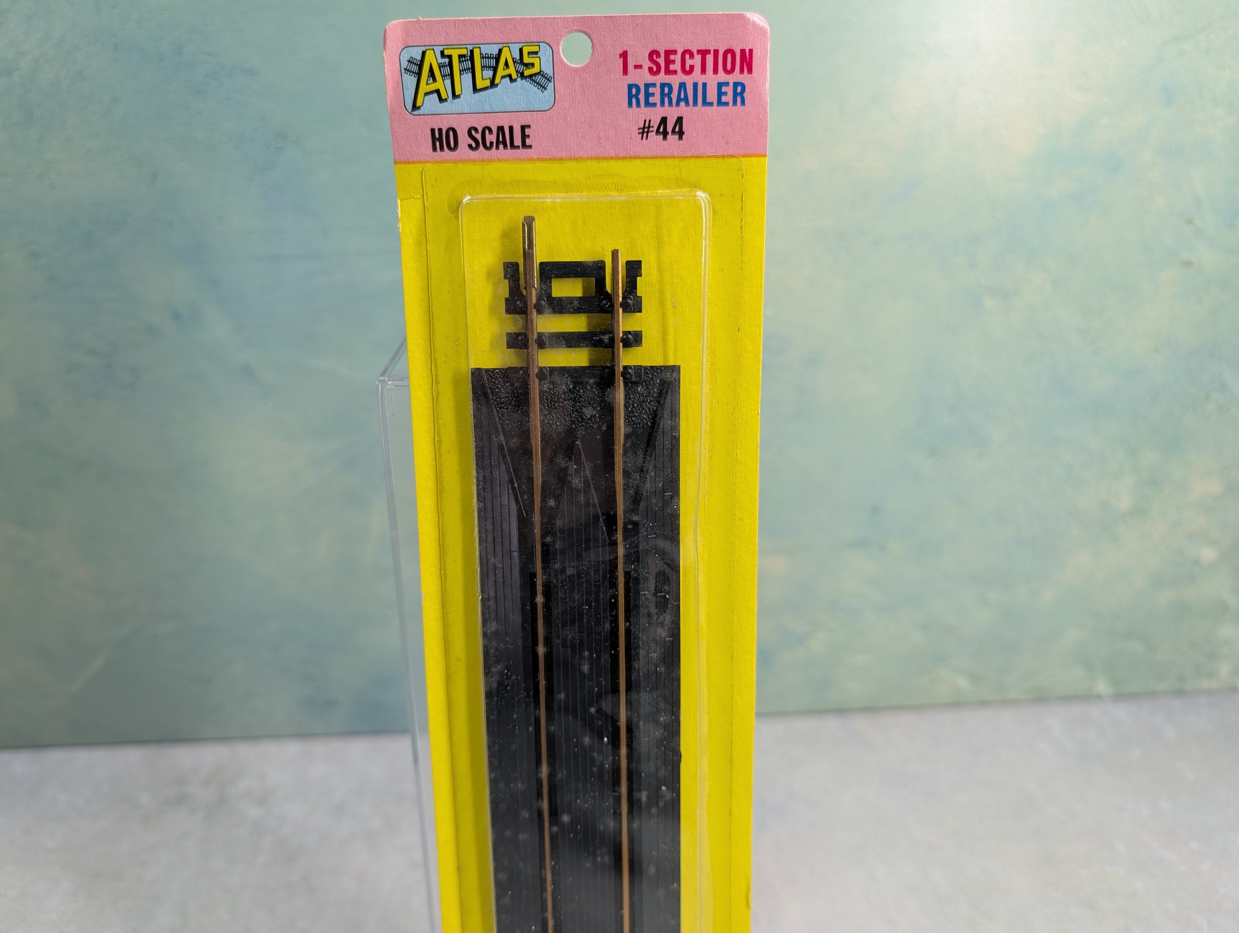 USED Atlas 44 HO Scale Straight Rerailer, Brass, Code 100