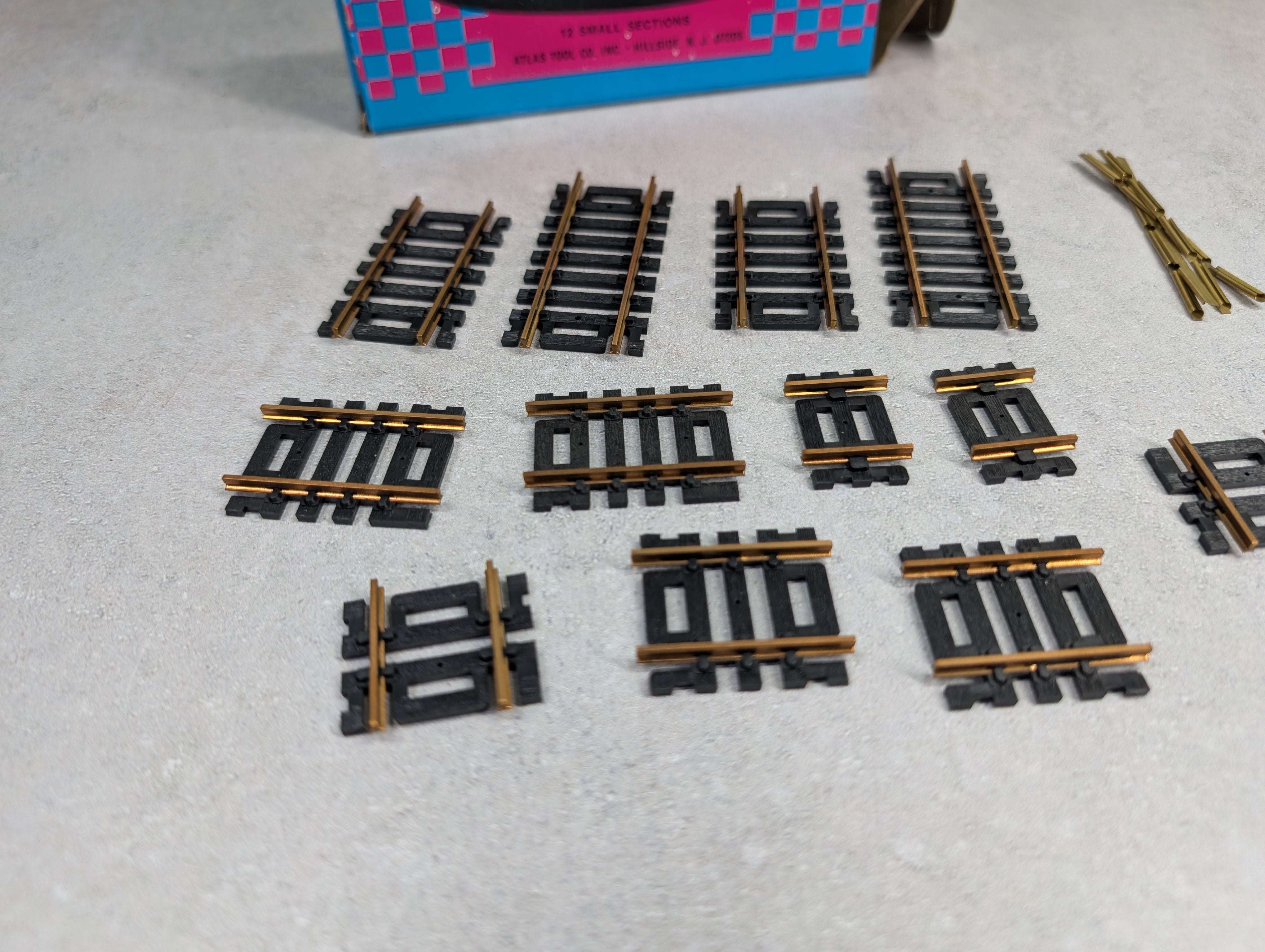 USED Atlas 47 HO Scale Track Assortment, Brass, Code 100 (12 pcs)