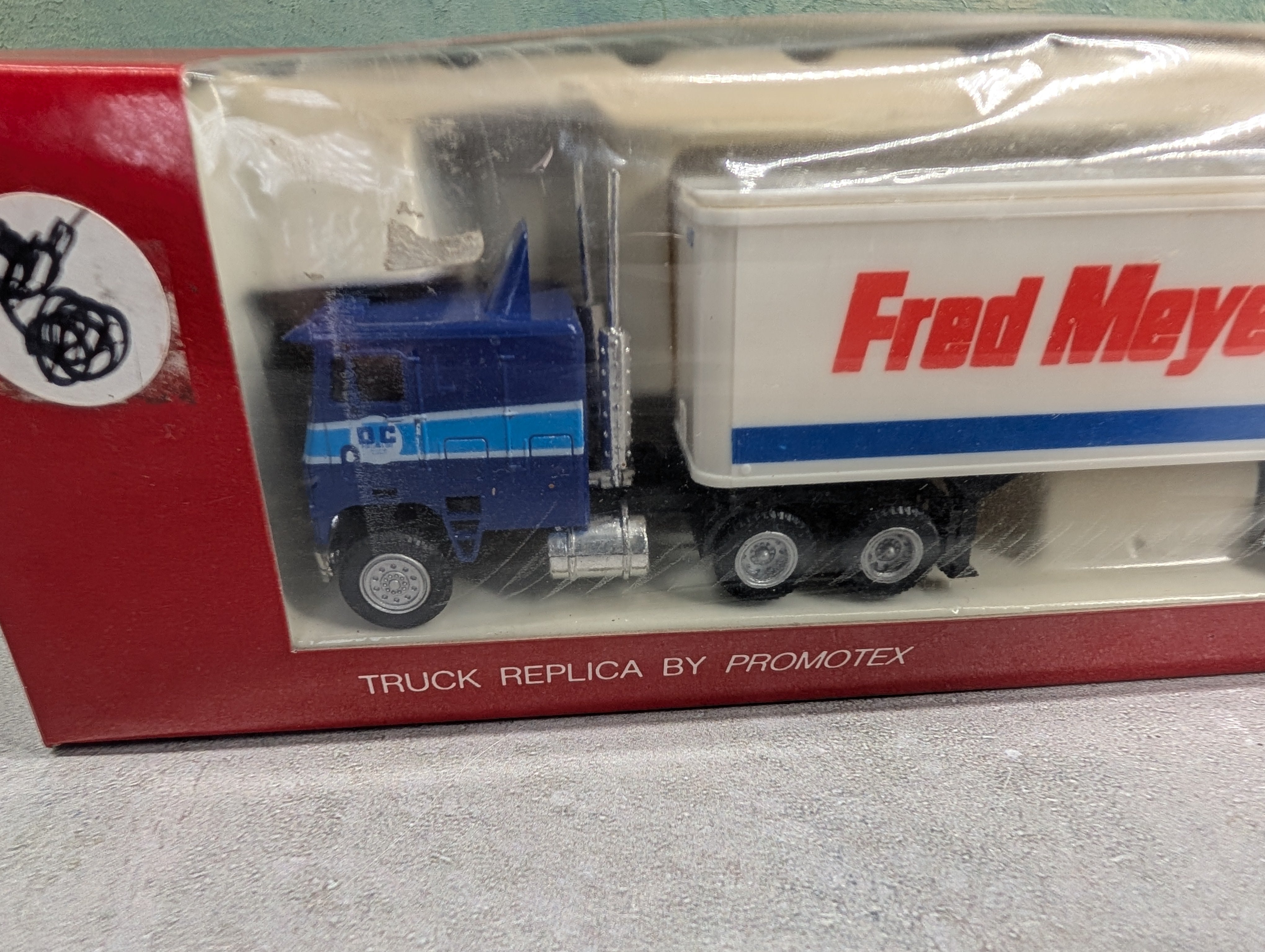 USED Herpa HO Scale Promotex Freightliner Tractor with Double Trailers Fred Meyer