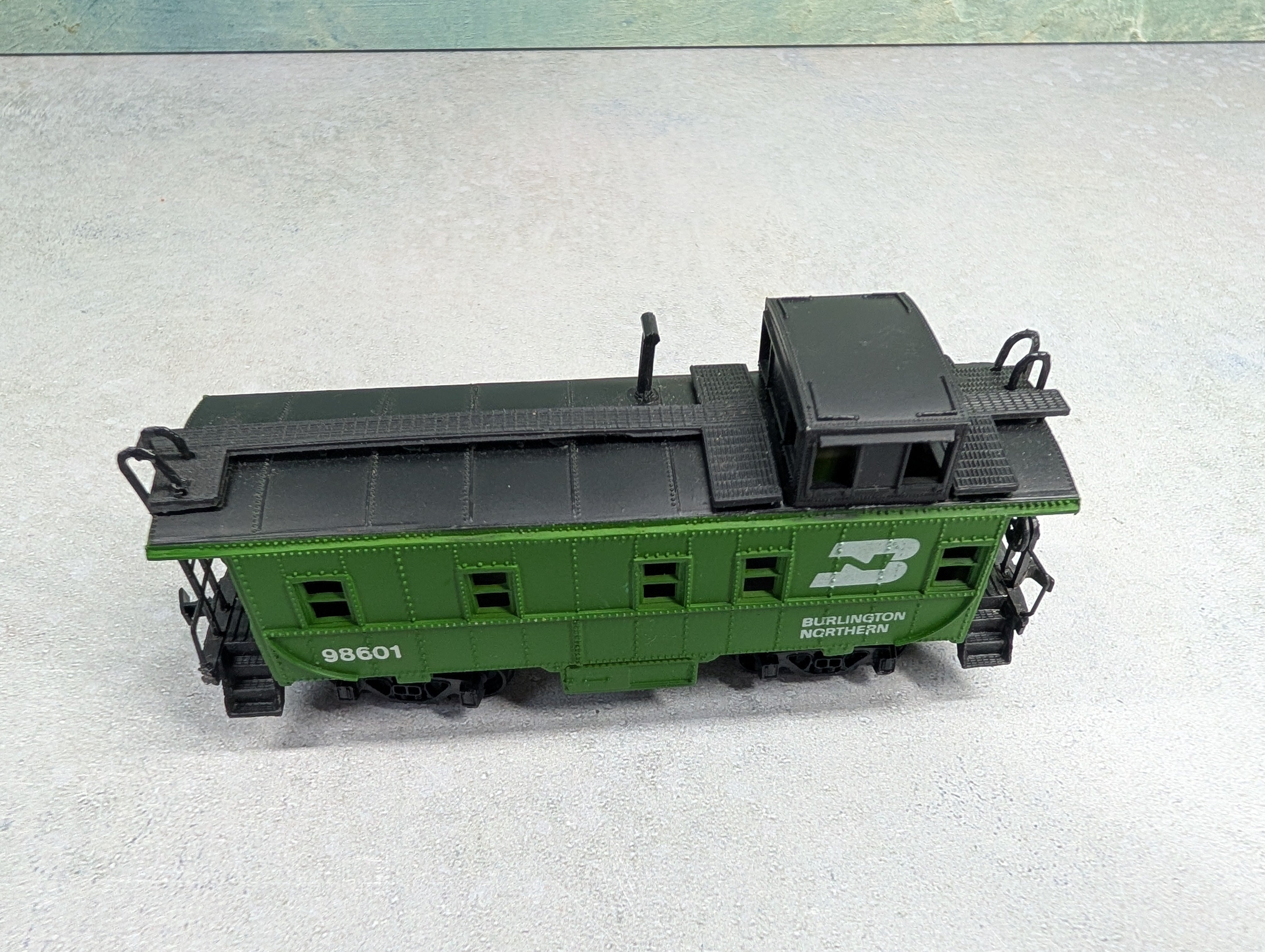 USED Lionel HO Scale Caboose Burlington Northern #98601