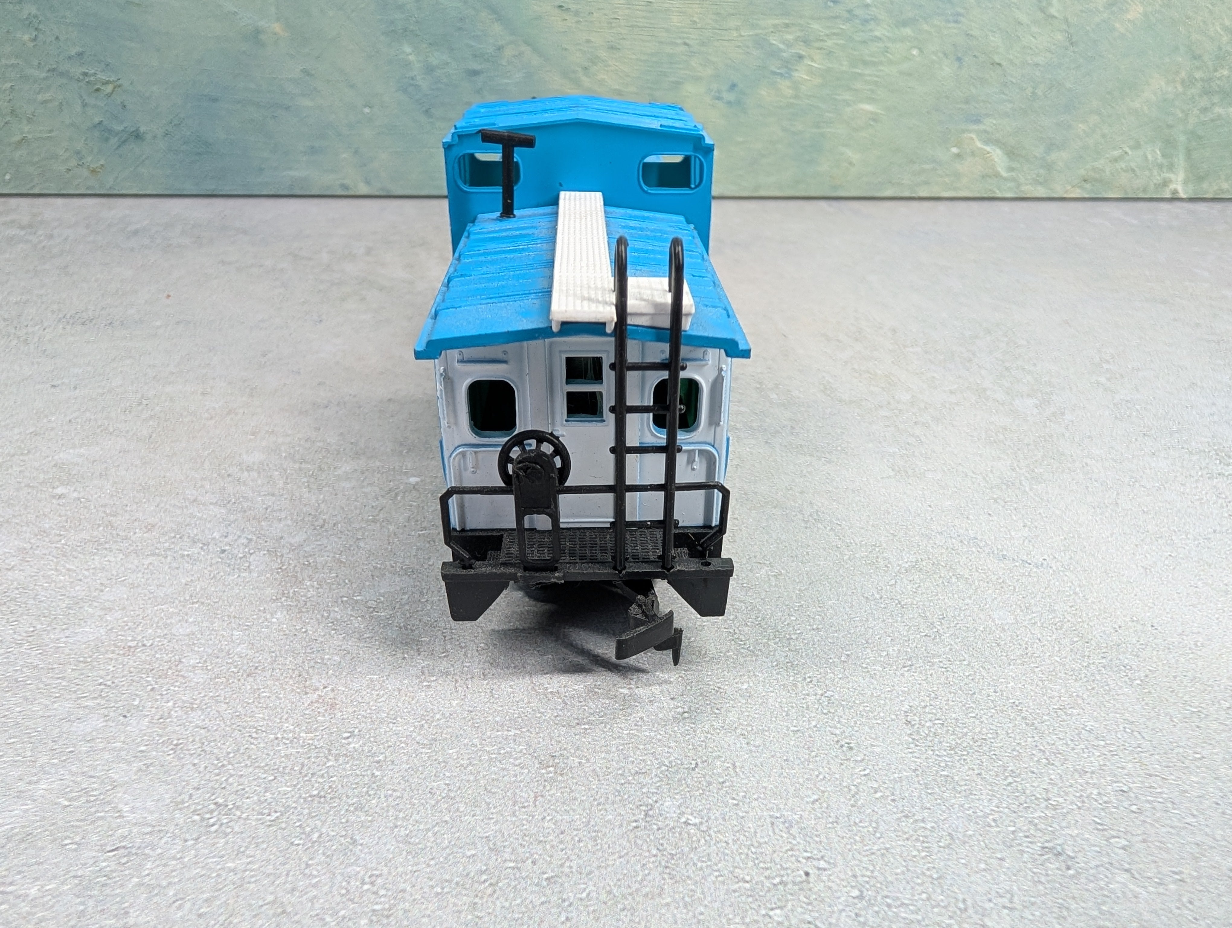 USED Bachmann HO Scale Caboose Rock Island #17062