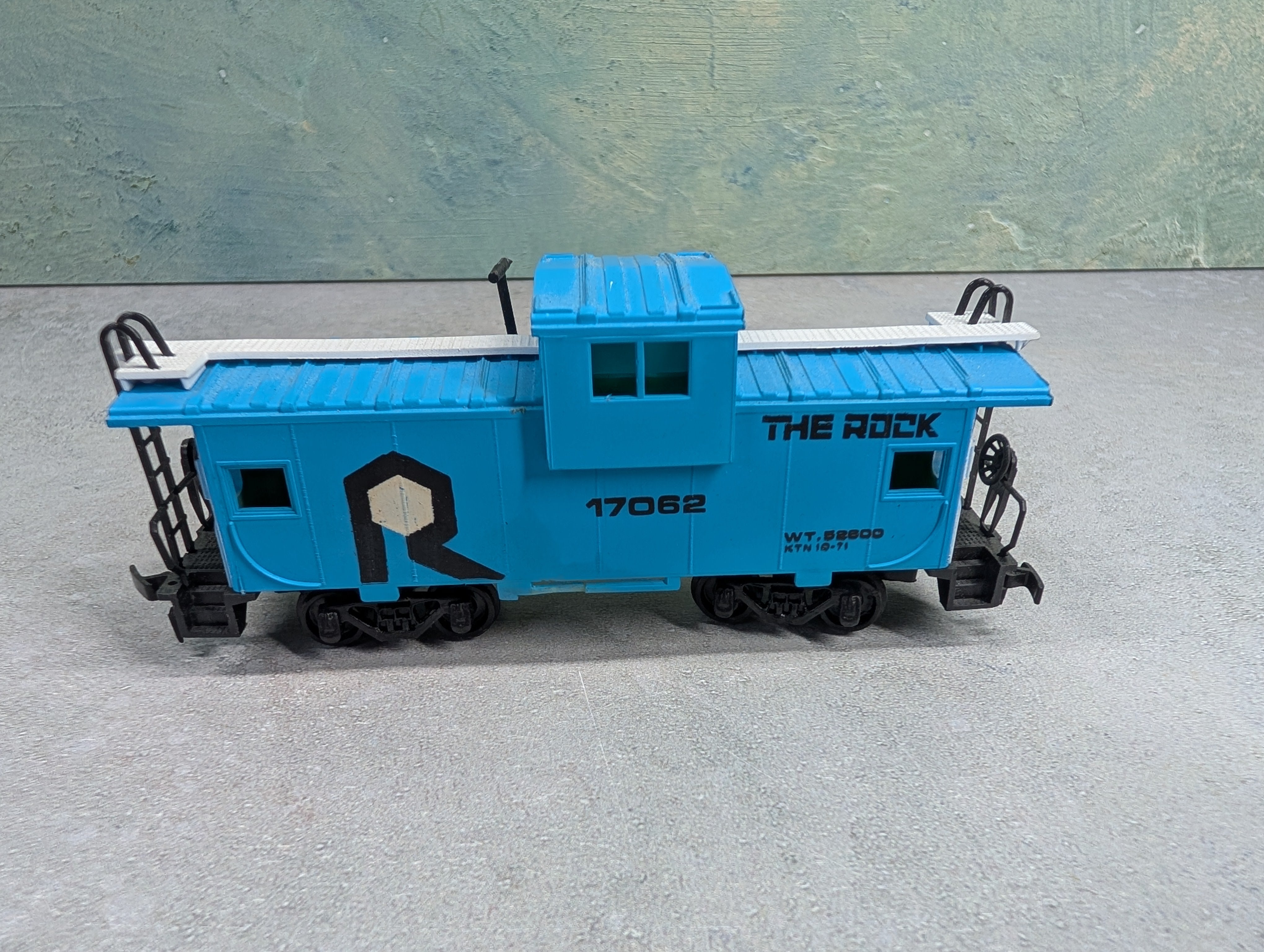 USED Bachmann HO Scale Caboose Rock Island #17062