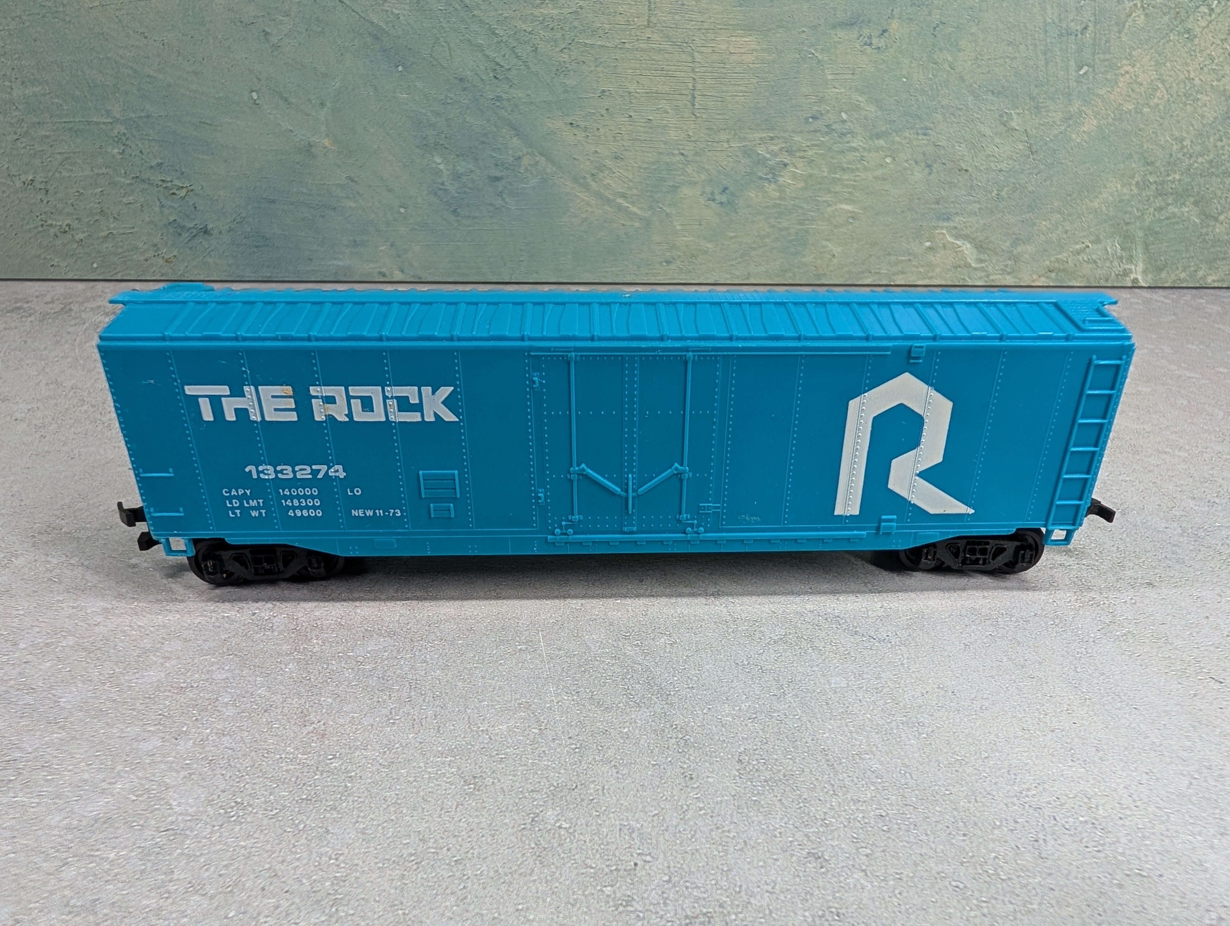 USED Bachmann HO Scale 50' Box Car Rock Island #133274