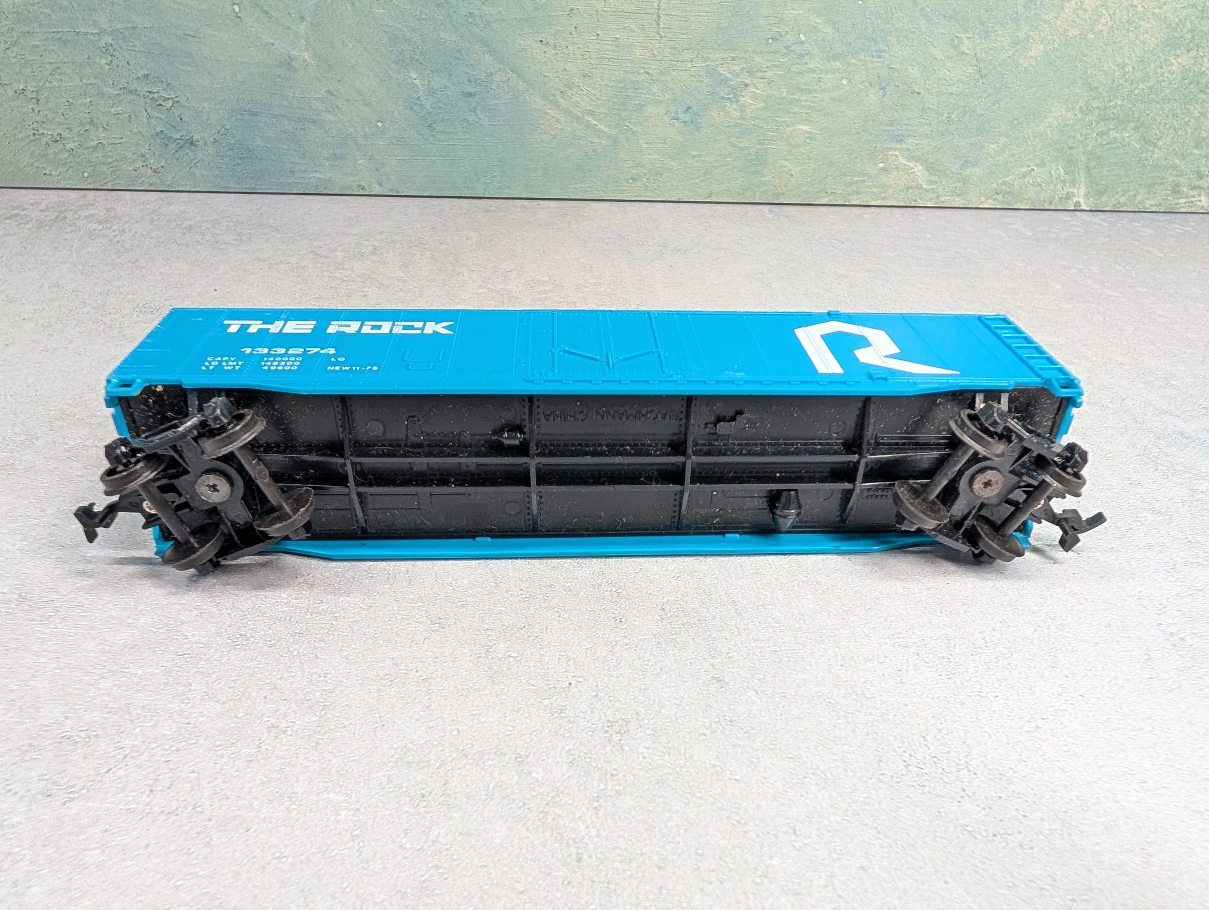 USED Bachmann HO Scale 50' Box Car Rock Island #133274