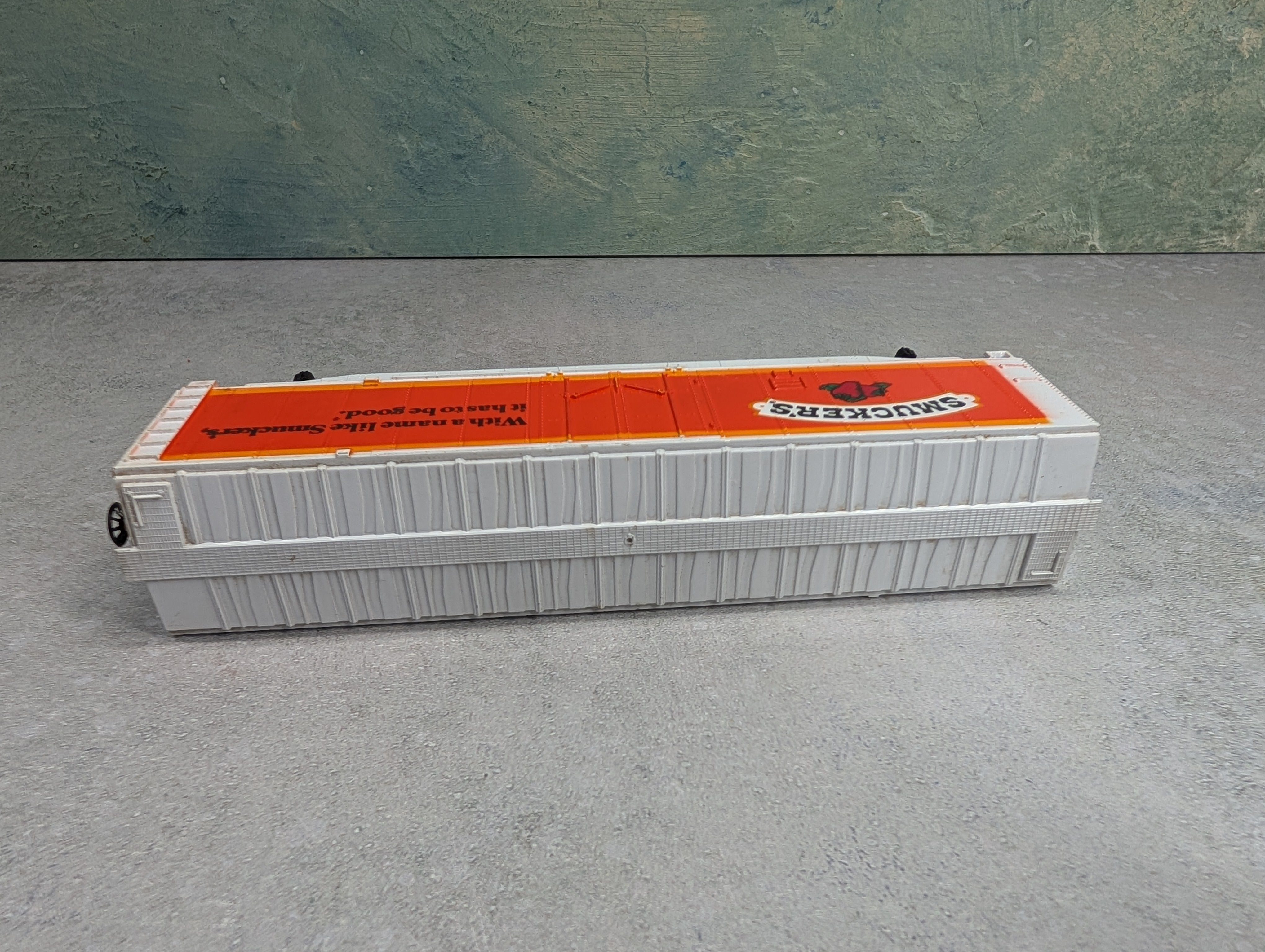 USED Bachmann HO Scale 50' Box Car Smucker's
