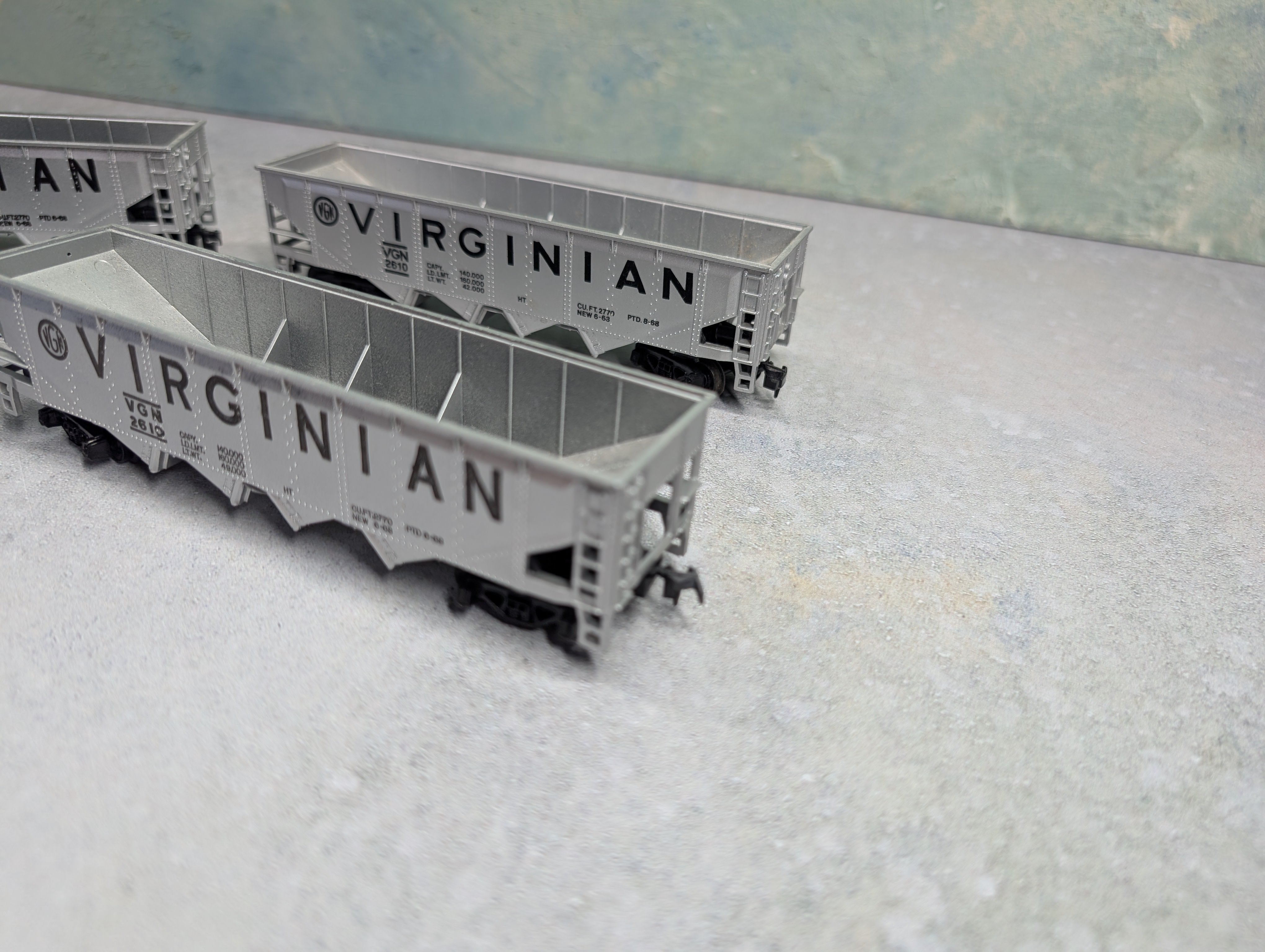 USED Tyco HO Scale Quad Hopper Virginian VGN #2610 (4 pcs)