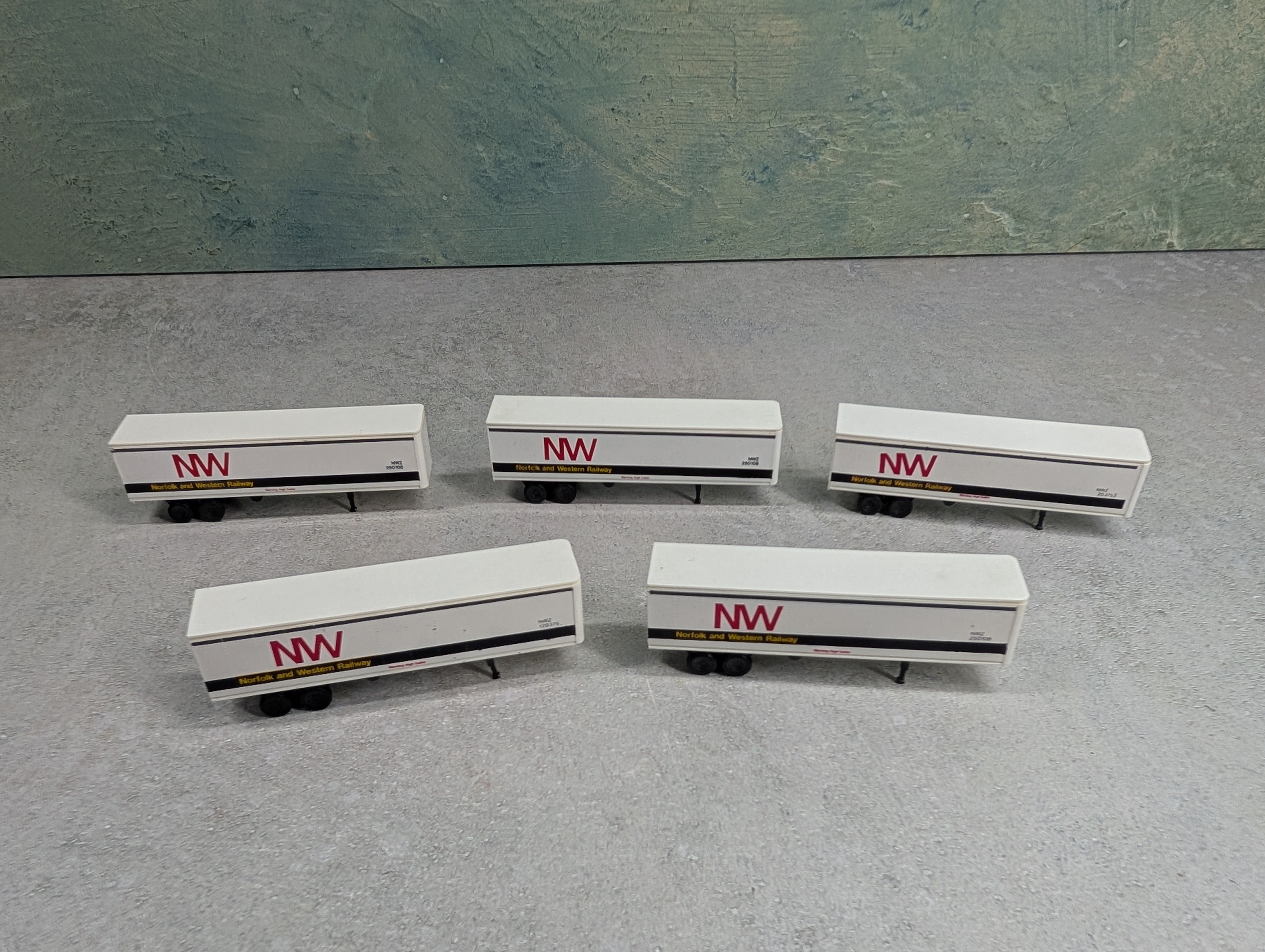 USED N Scale 40' Trailers Norfolk & Western NWZ Various Numbers (5 pcs)