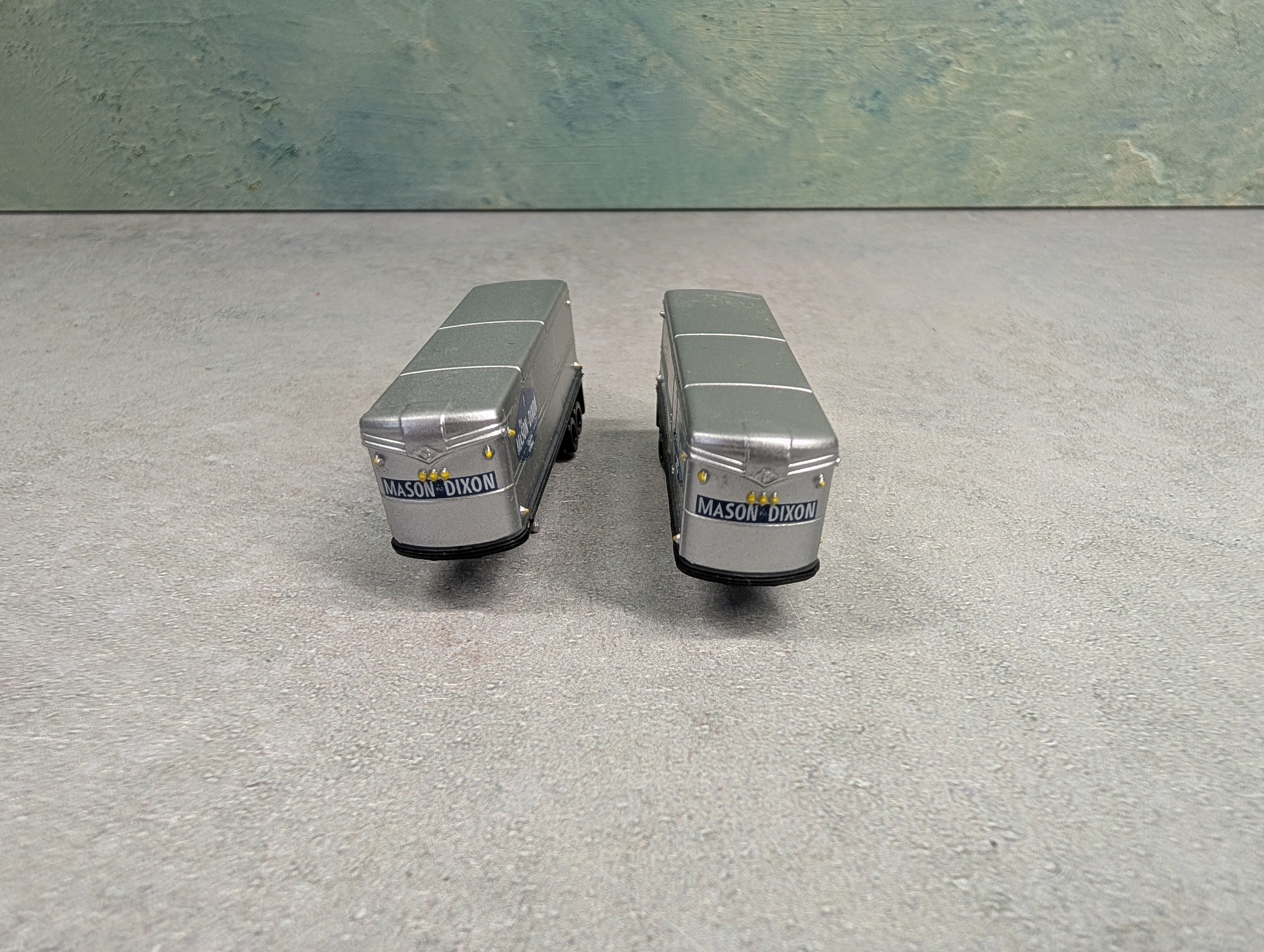 USED Classic Metal Works N Scale 32' Trailers Mason Dixon (2 pcs)