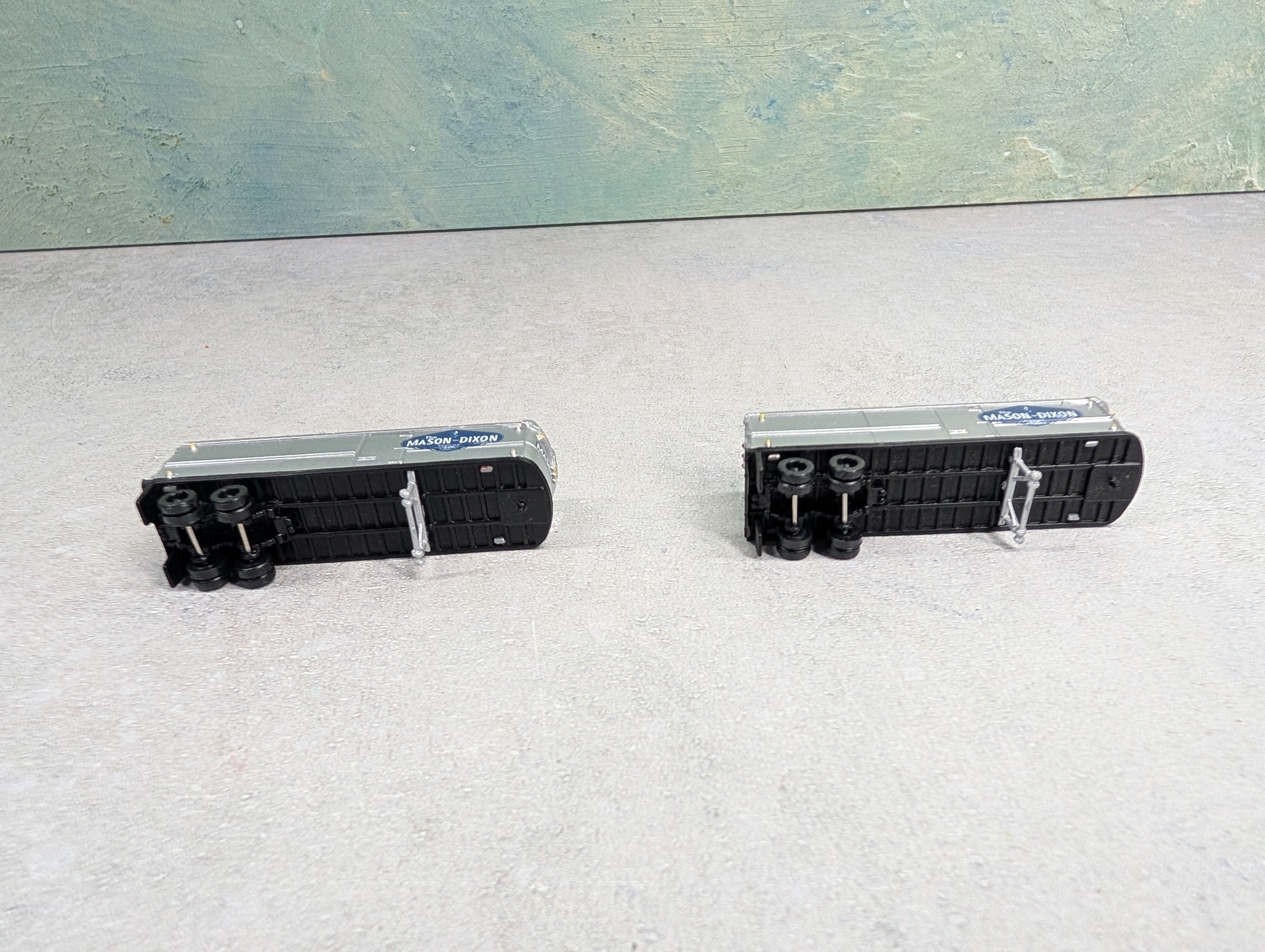 USED Classic Metal Works N Scale 32' Trailers Mason Dixon (2 pcs)
