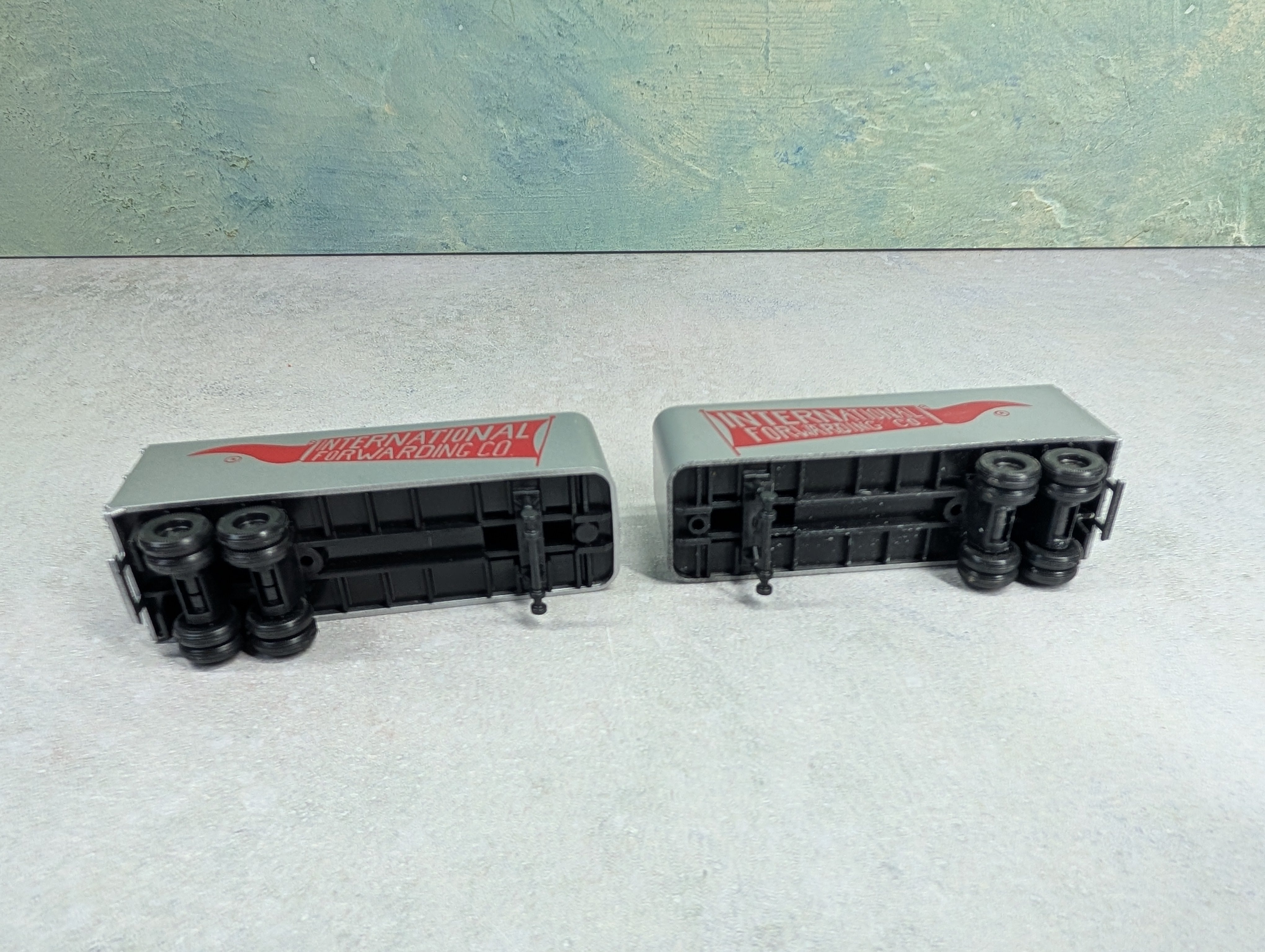 USED Athearn HO Scale 24' Piggyback Trailers (2 pcs)
