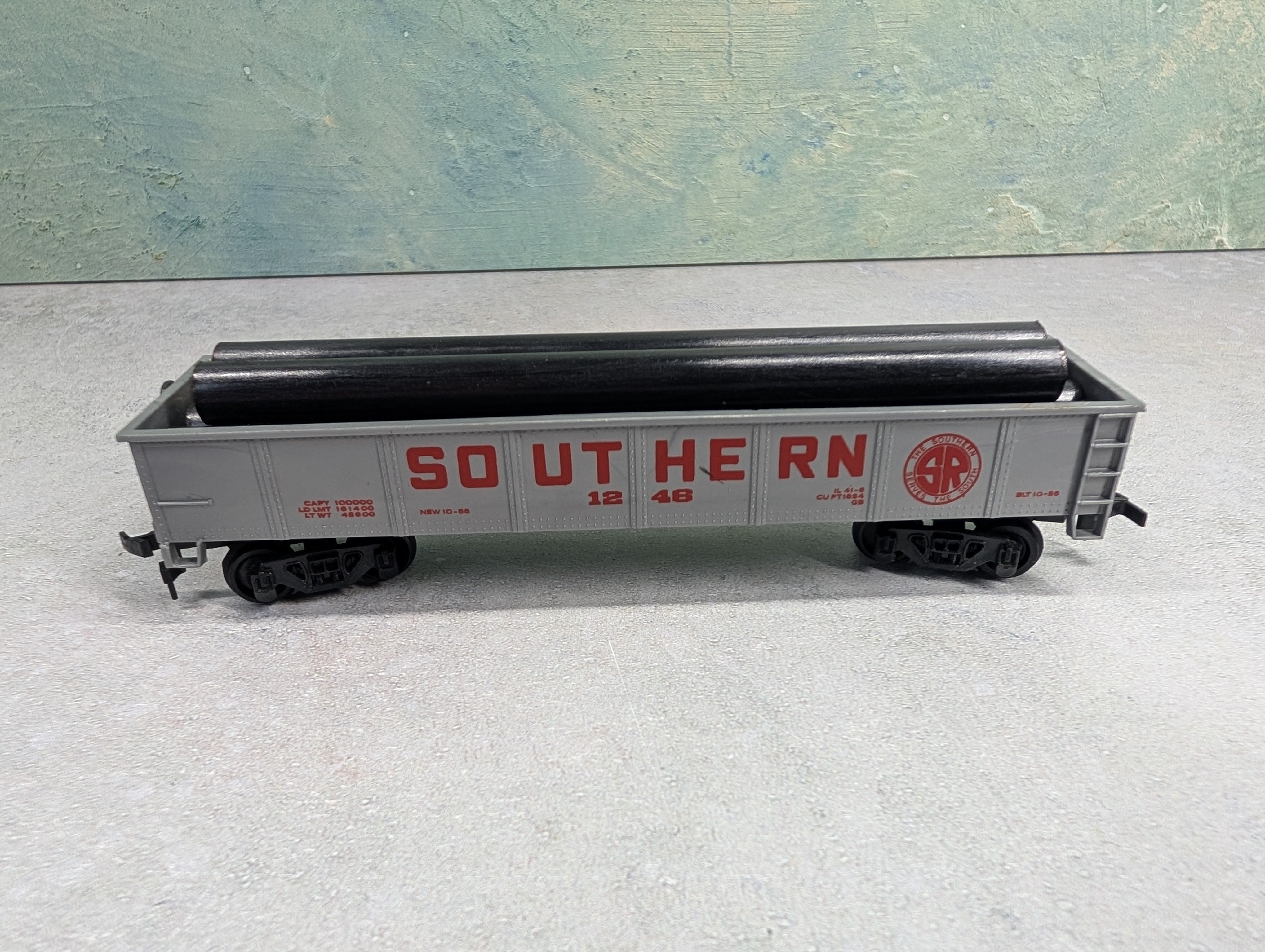 USED Bachmann HO Scale 40' Gondola Southern #1246 w/ Custom Pipe Load