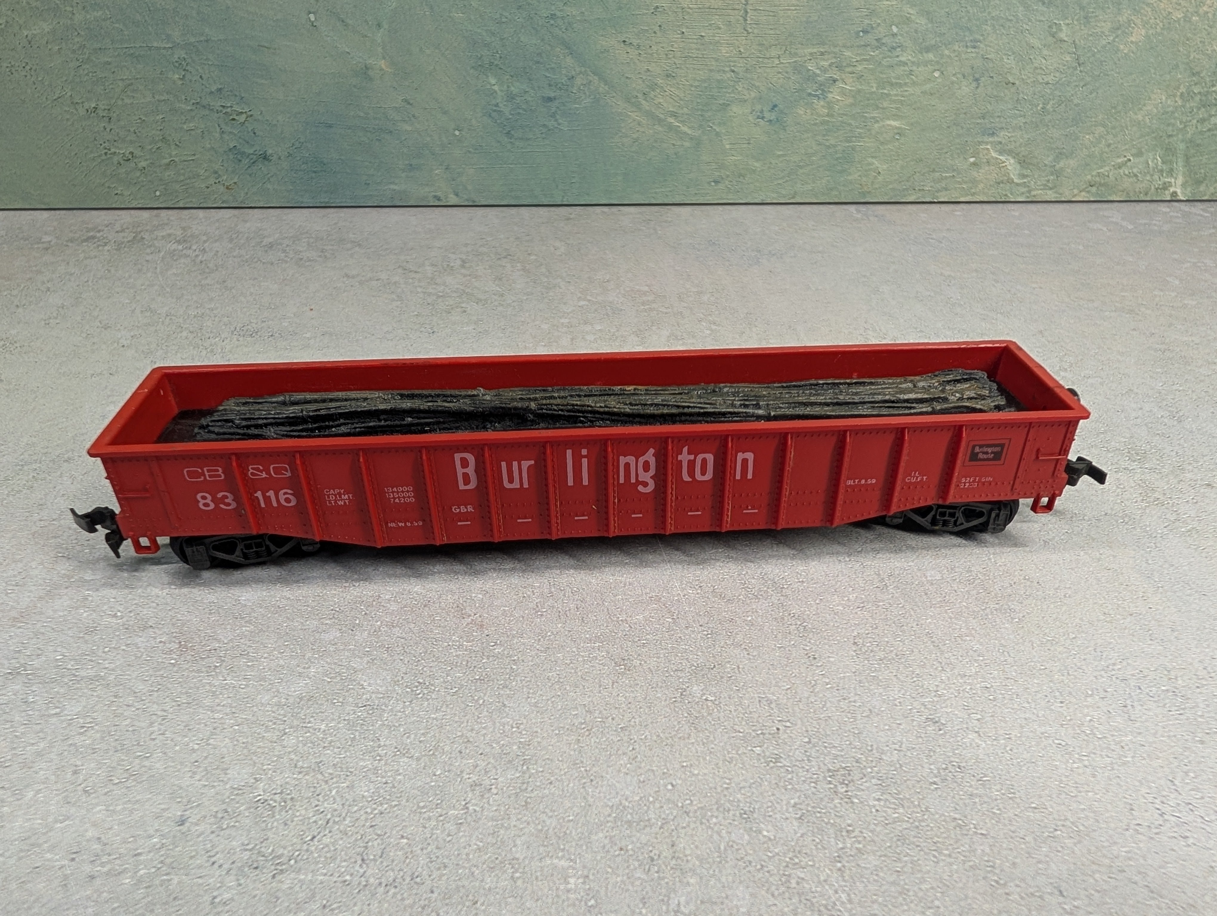 USED LIMA HO Scale 50' Gondola Burlington CB&Q #83116 w/ Load