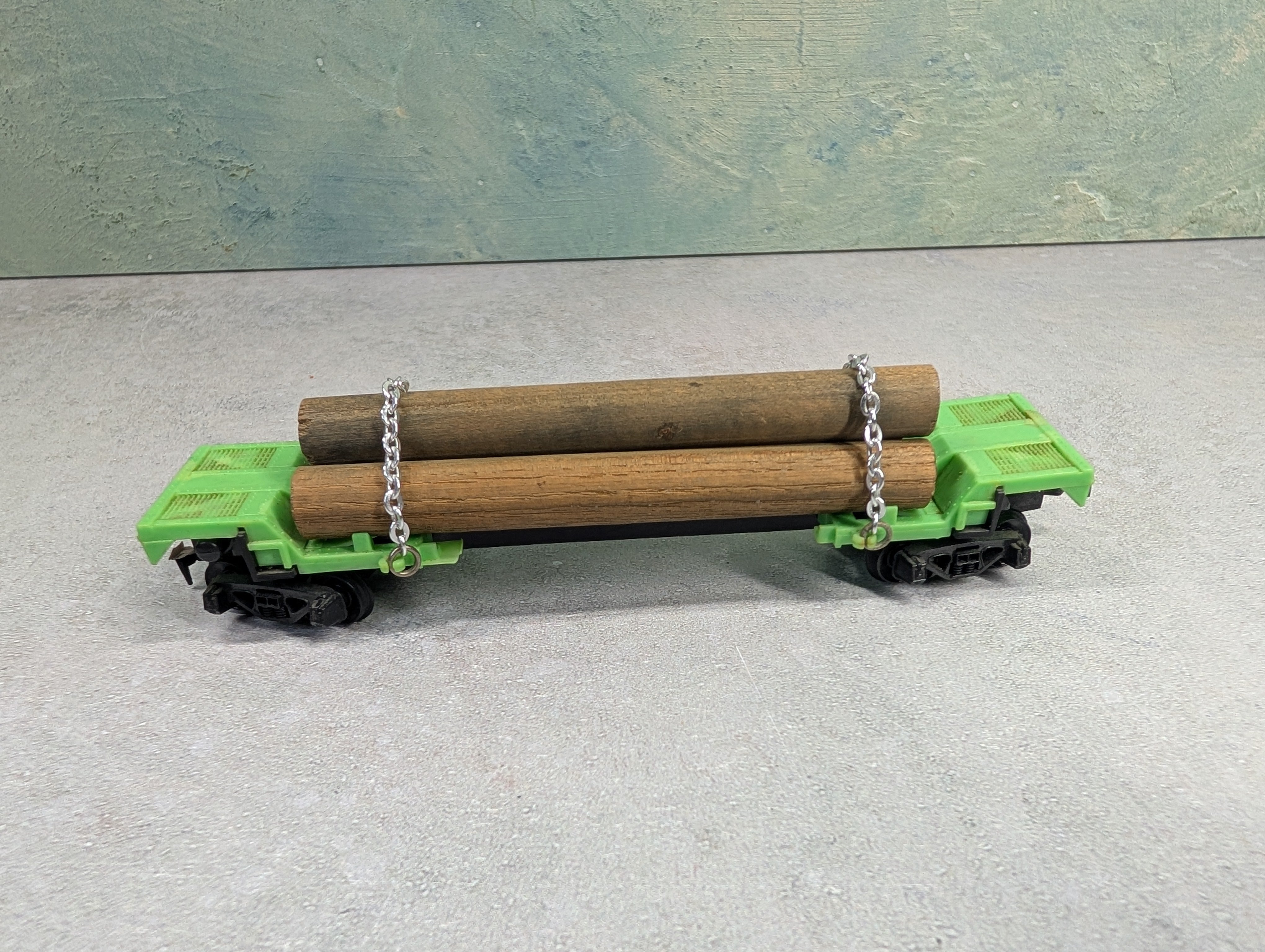 USED Tyco HO Scale Green Skeleton Log Flat Car w/ Log Load