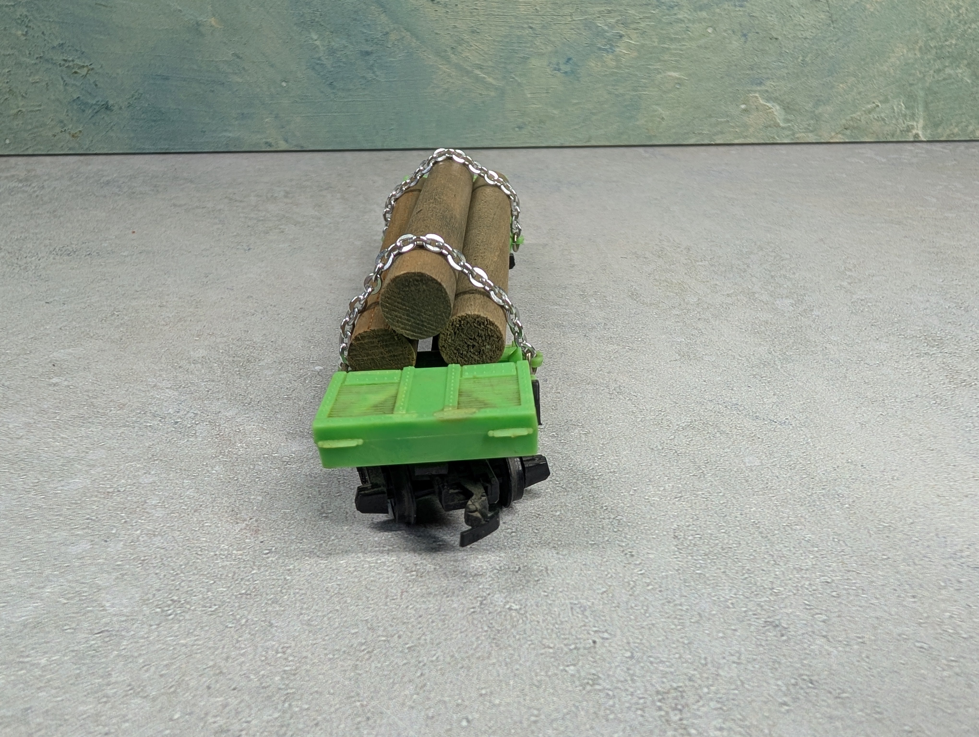 USED Tyco HO Scale Green Skeleton Log Flat Car w/ Log Load