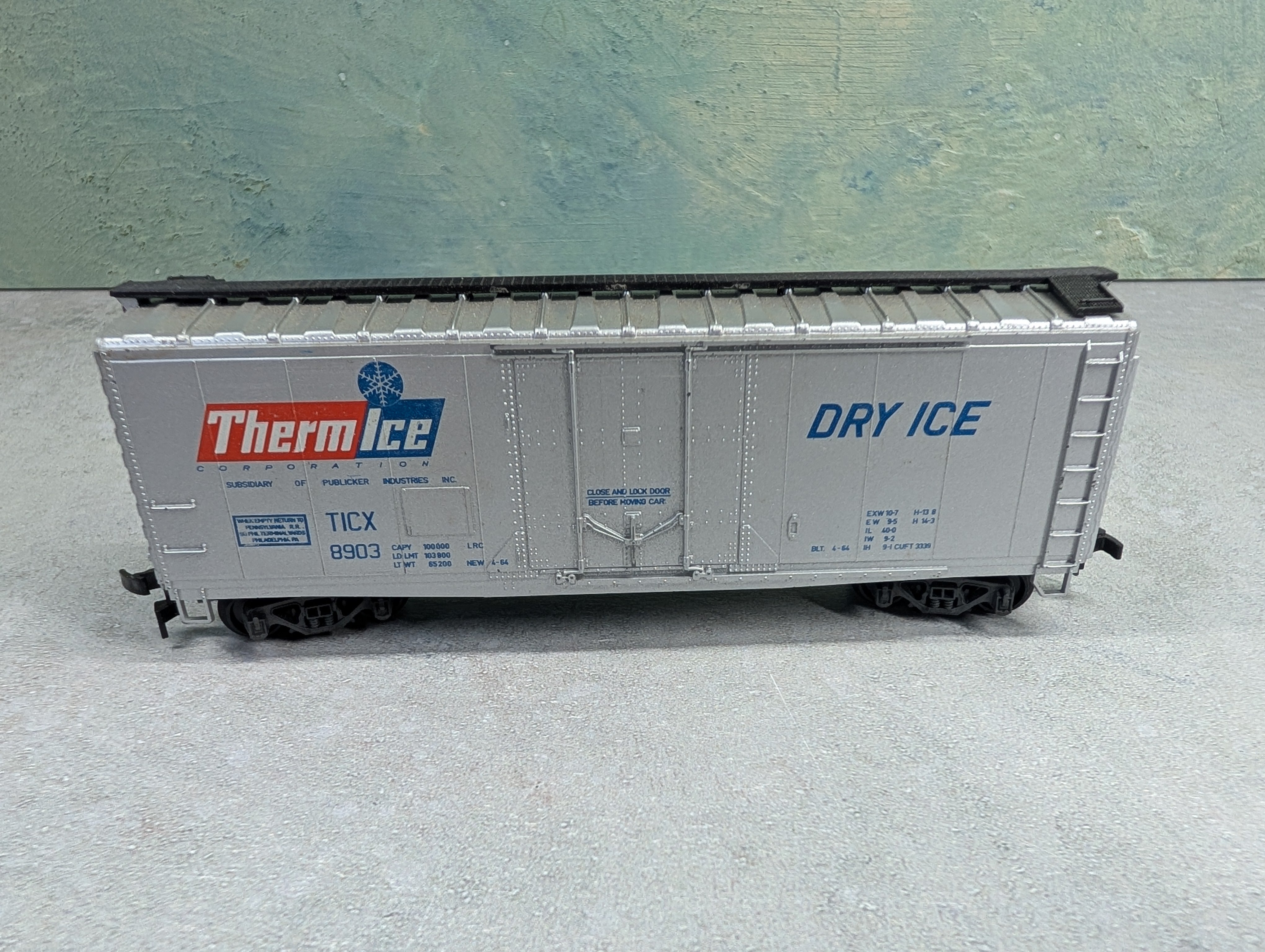 USED AHM HO Scale 40' Box Car ThermIce TICX #8903