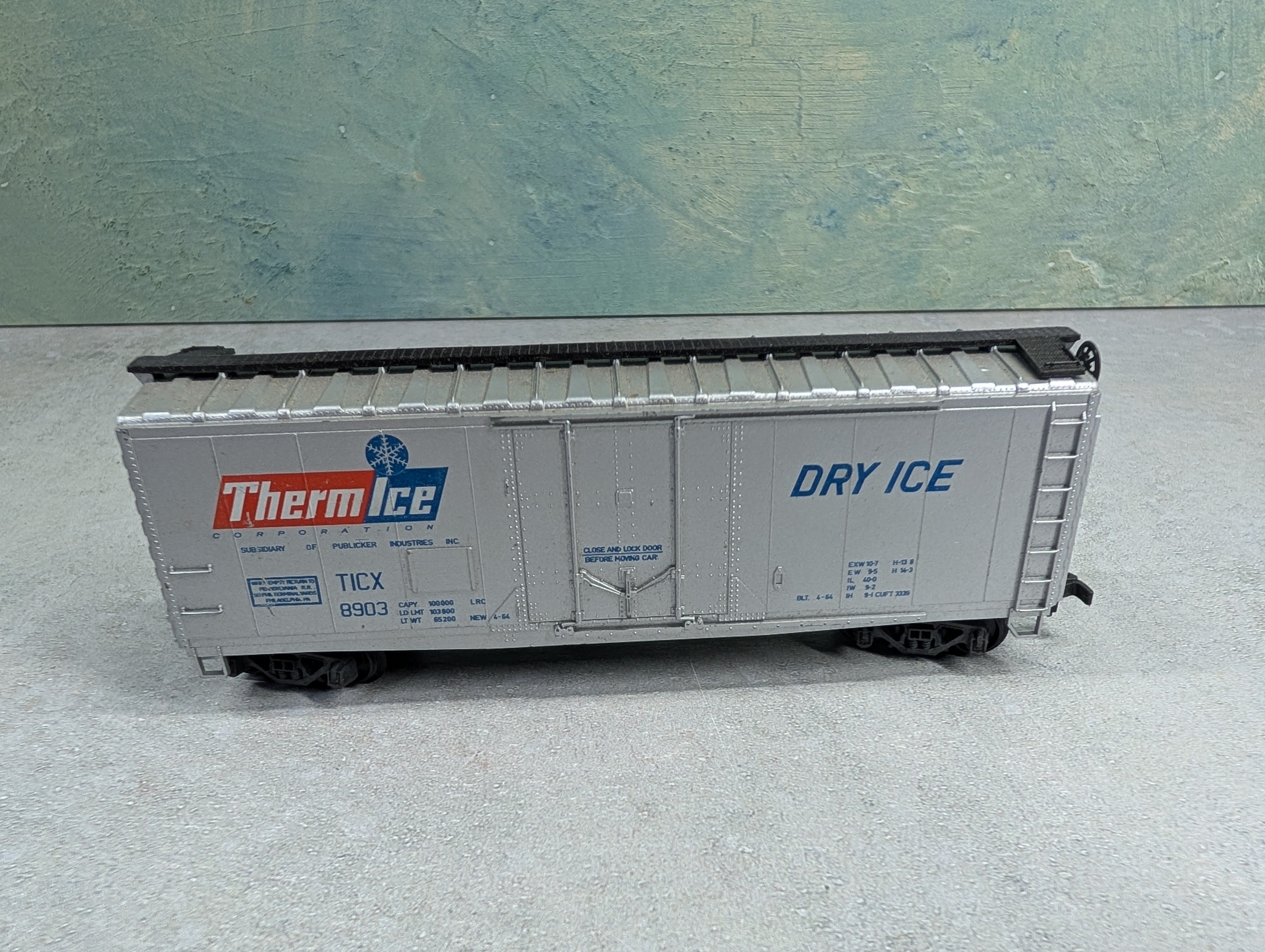 USED AHM HO Scale 40' Box Car ThermIce TICX #8903