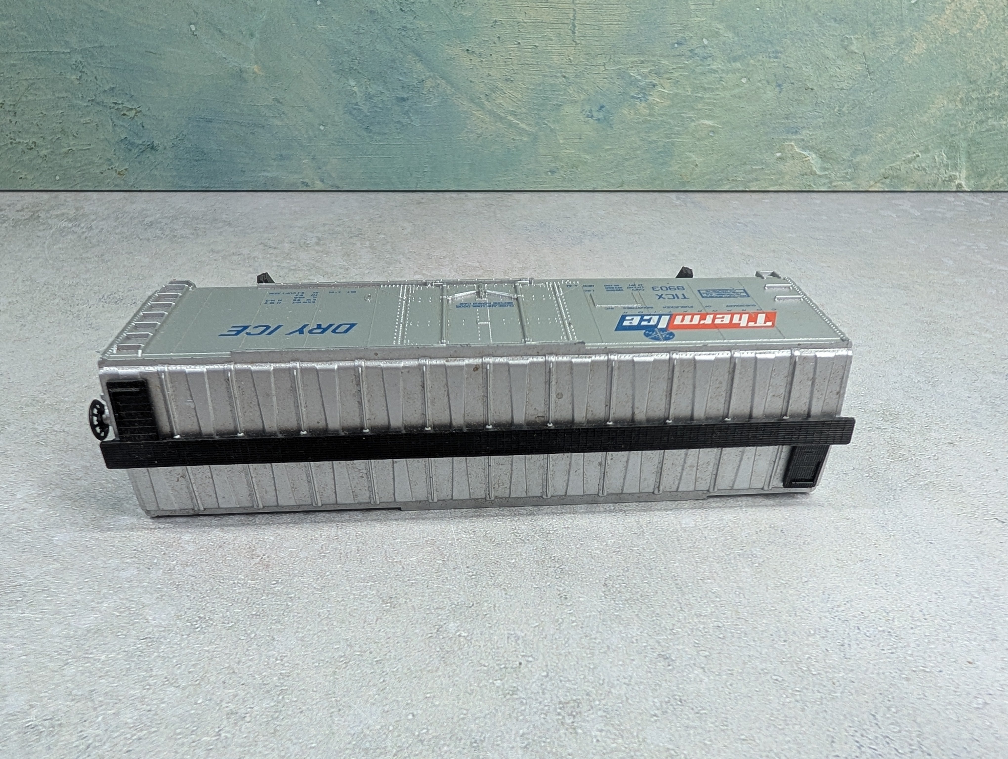 USED AHM HO Scale 40' Box Car ThermIce TICX #8903