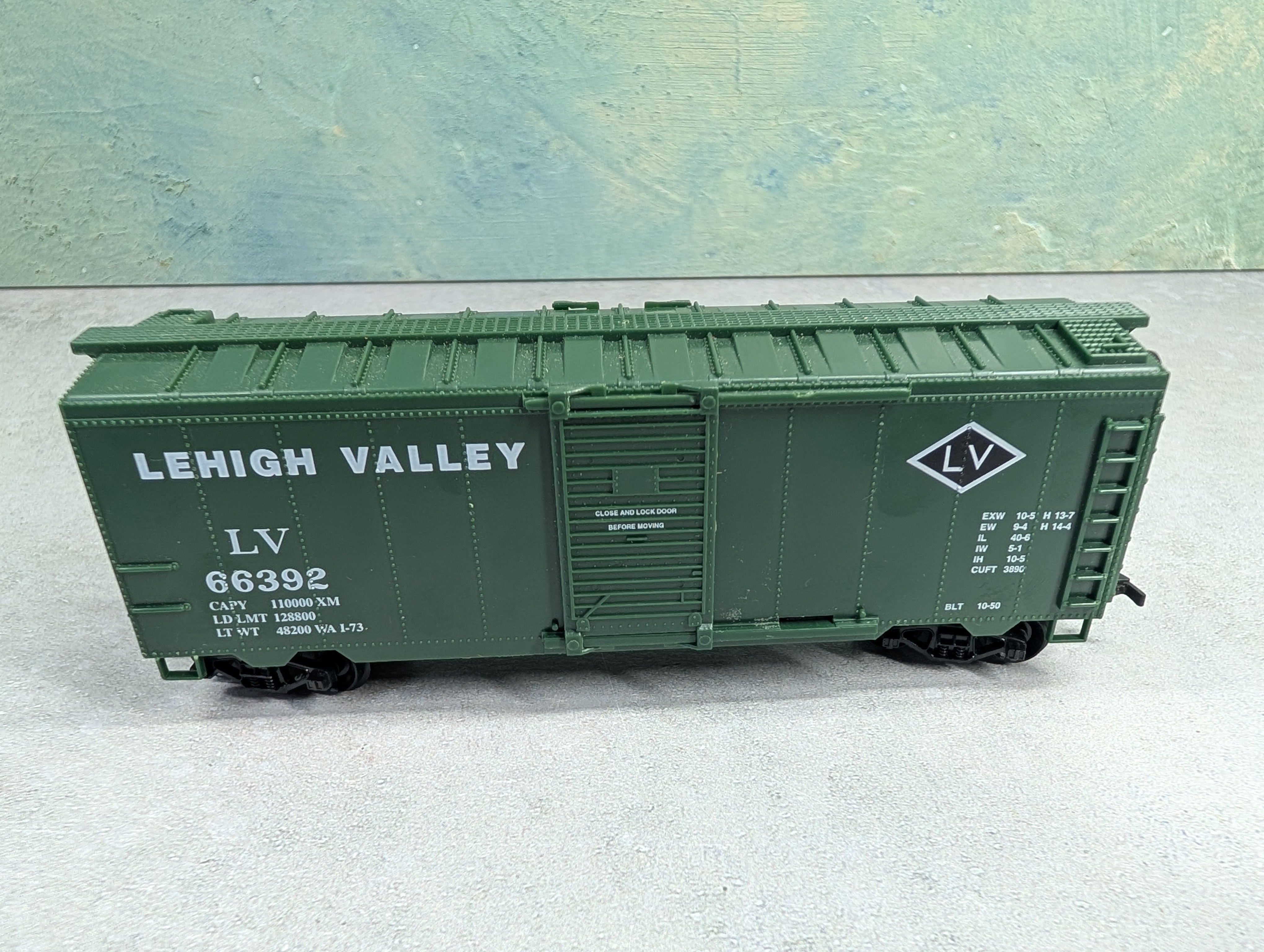 USED Life-Like HO Scale 40' Box Car Lehigh Valley LV #66392