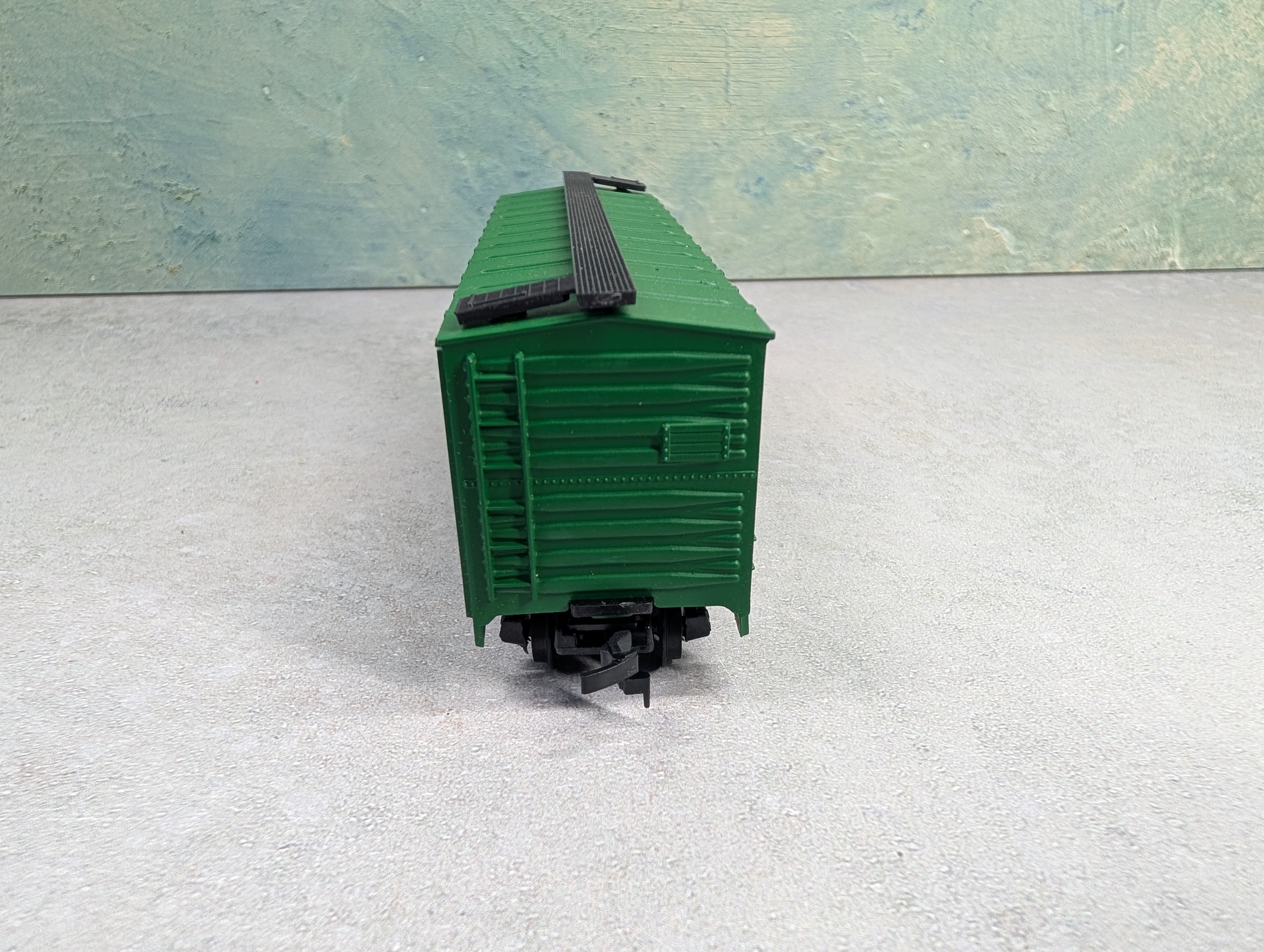 USED Mehano HO Scale 40' DD Wooden Box Car Reading #20033